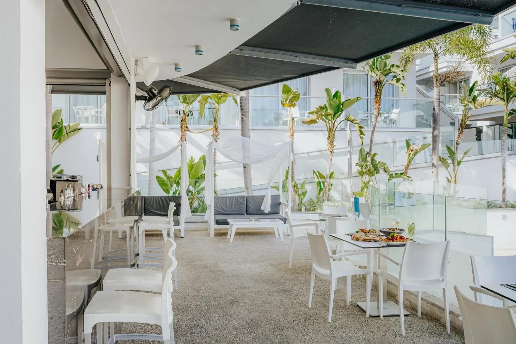 Restaurant/places to eat in Tasia Maris Oasis Restaurant/places to eat in Tasia Maris Oasis