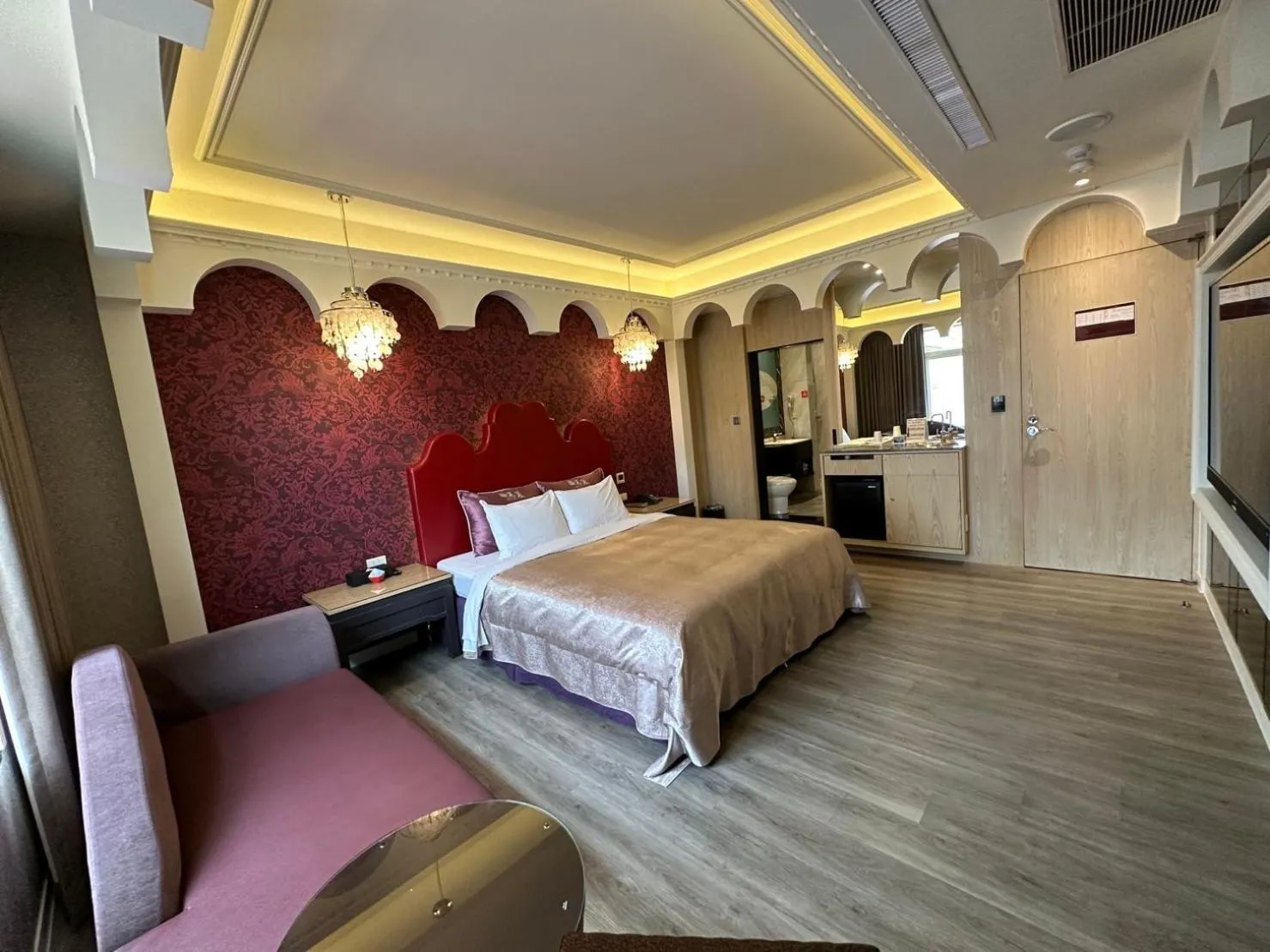 Photo of the whole room, Bed in Song Xia Motel