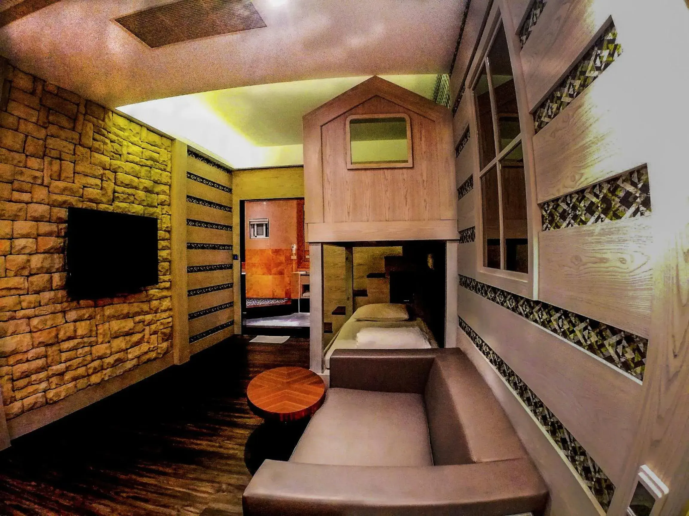 Bedroom, Bed in Song Xia Motel