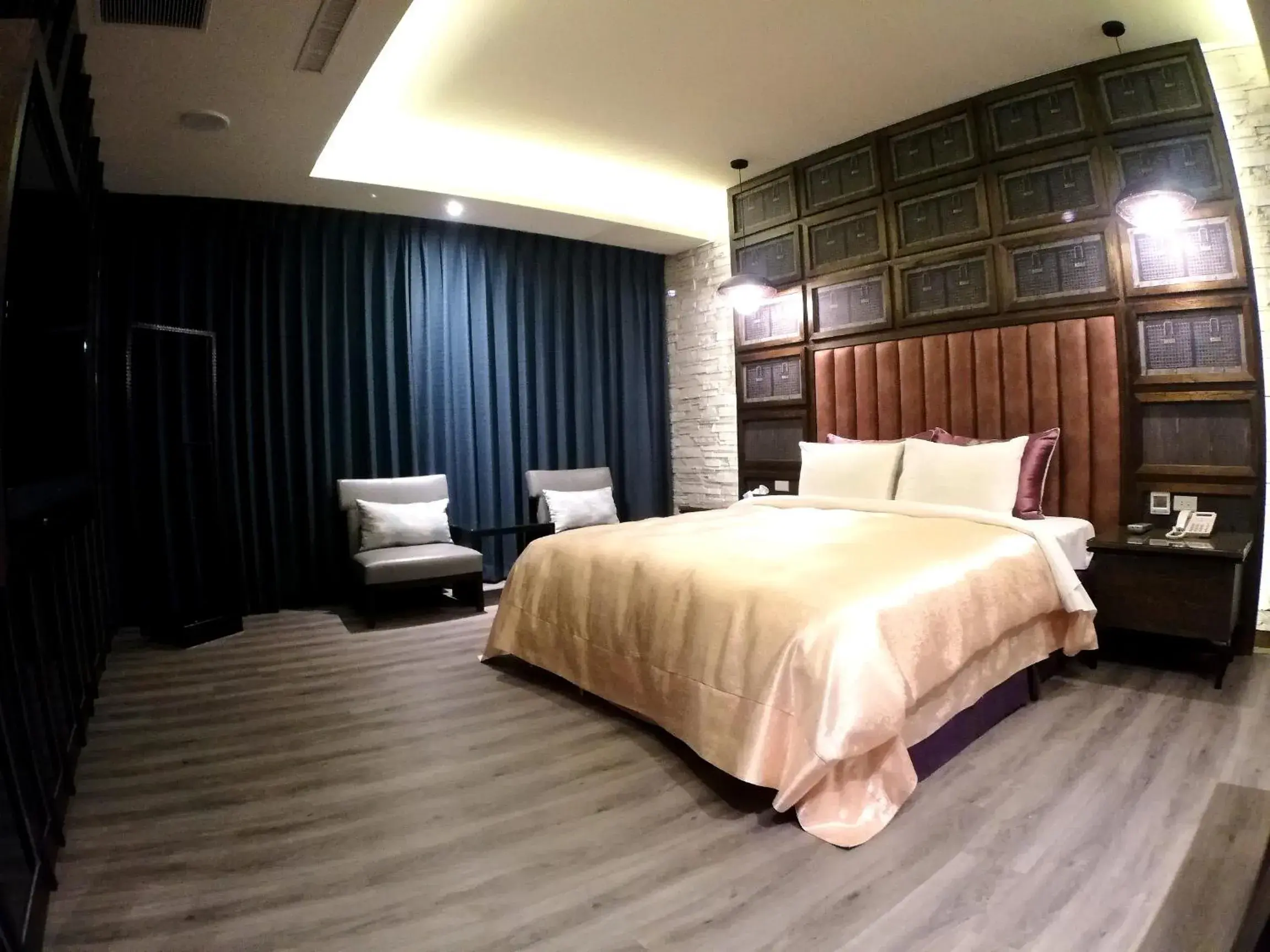 Photo of the whole room, Bed in Song Xia Motel