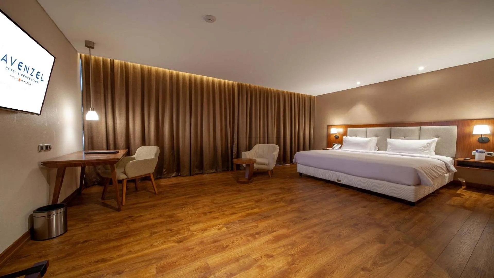 Bed in Avenzel Hotel & Convention Cibubur