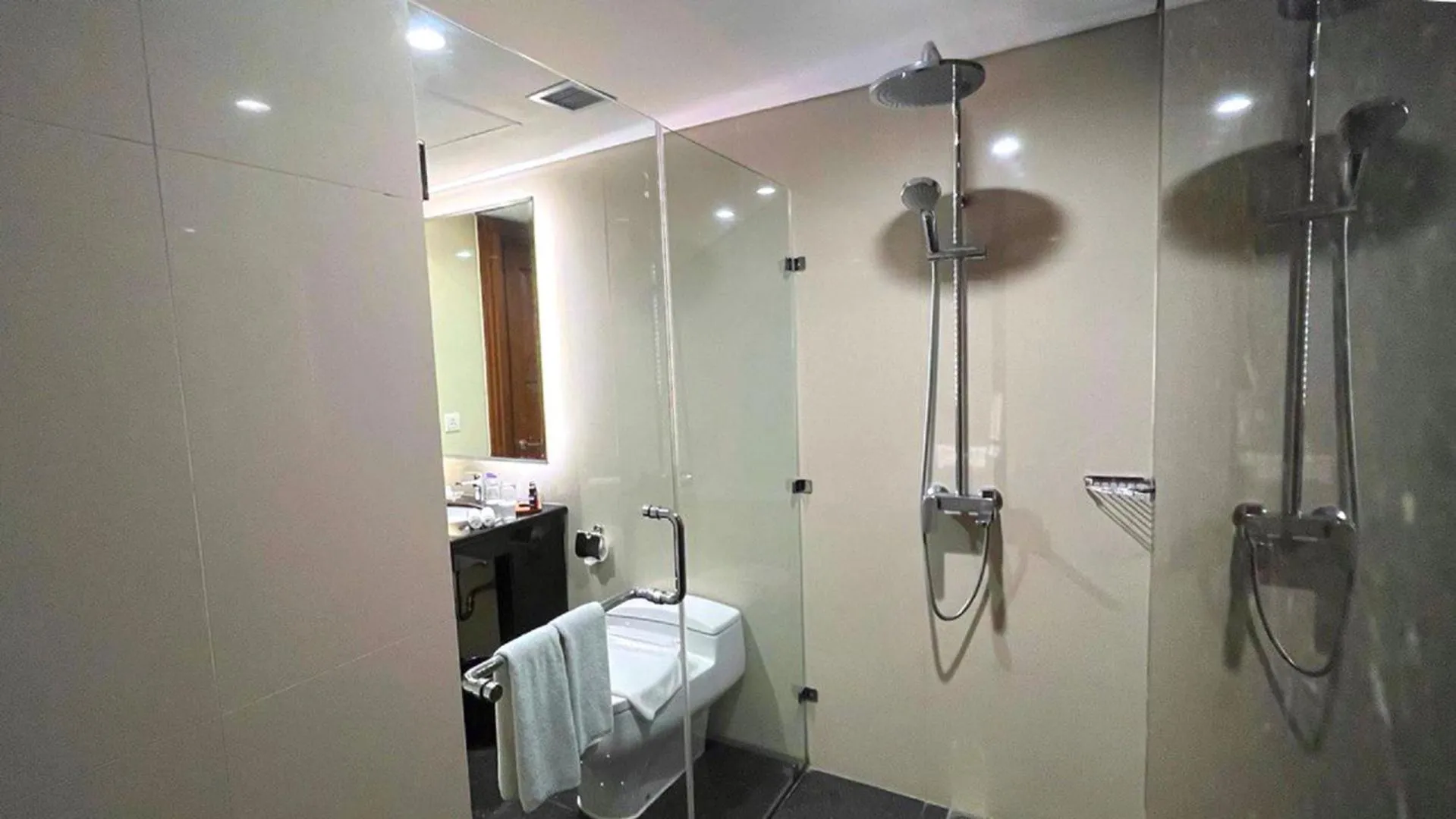 Bathroom in Avenzel Hotel & Convention Cibubur