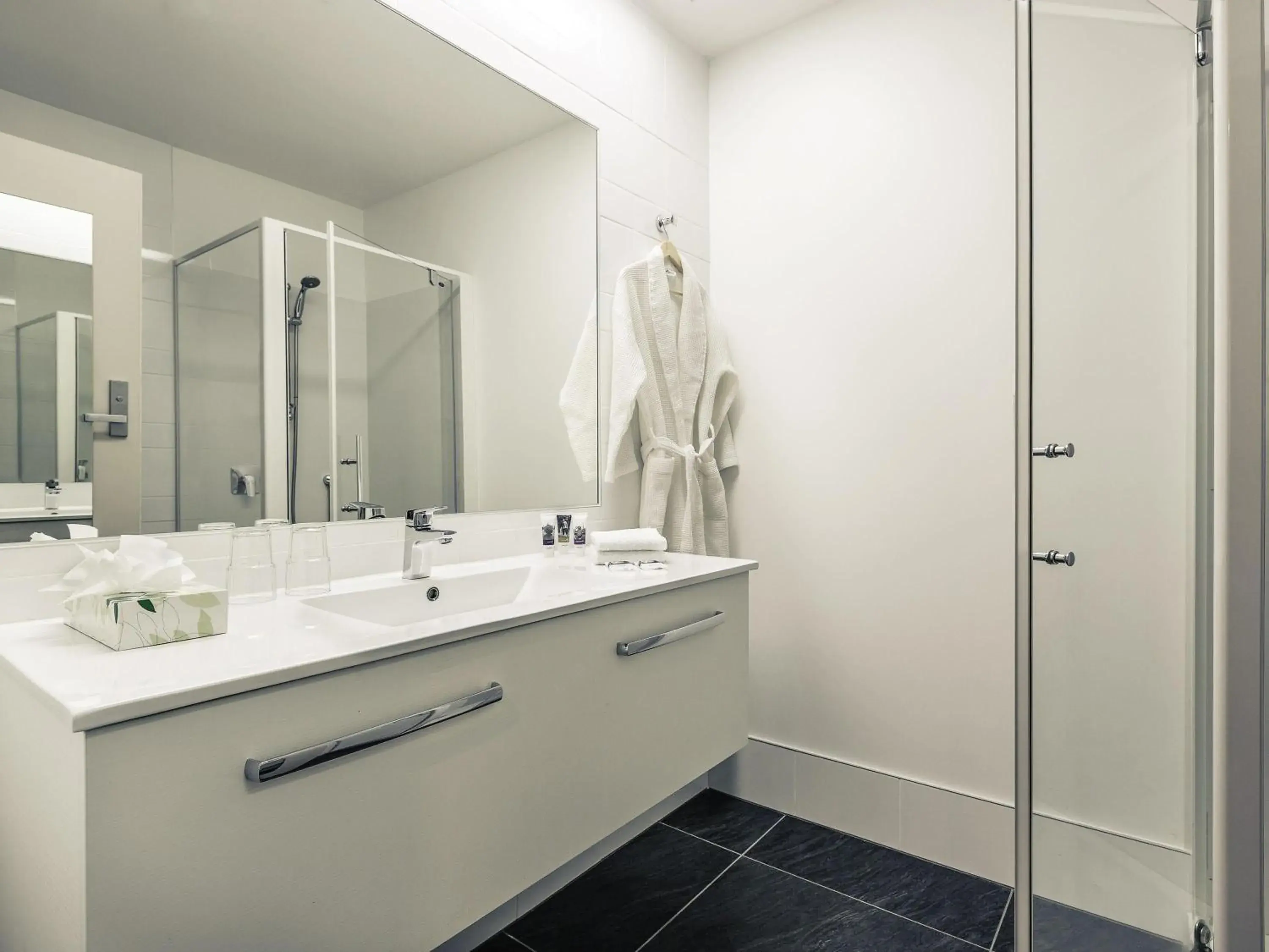 Bedroom in Mercure Queenstown Resort Bedroom in Mercure Queenstown Resort