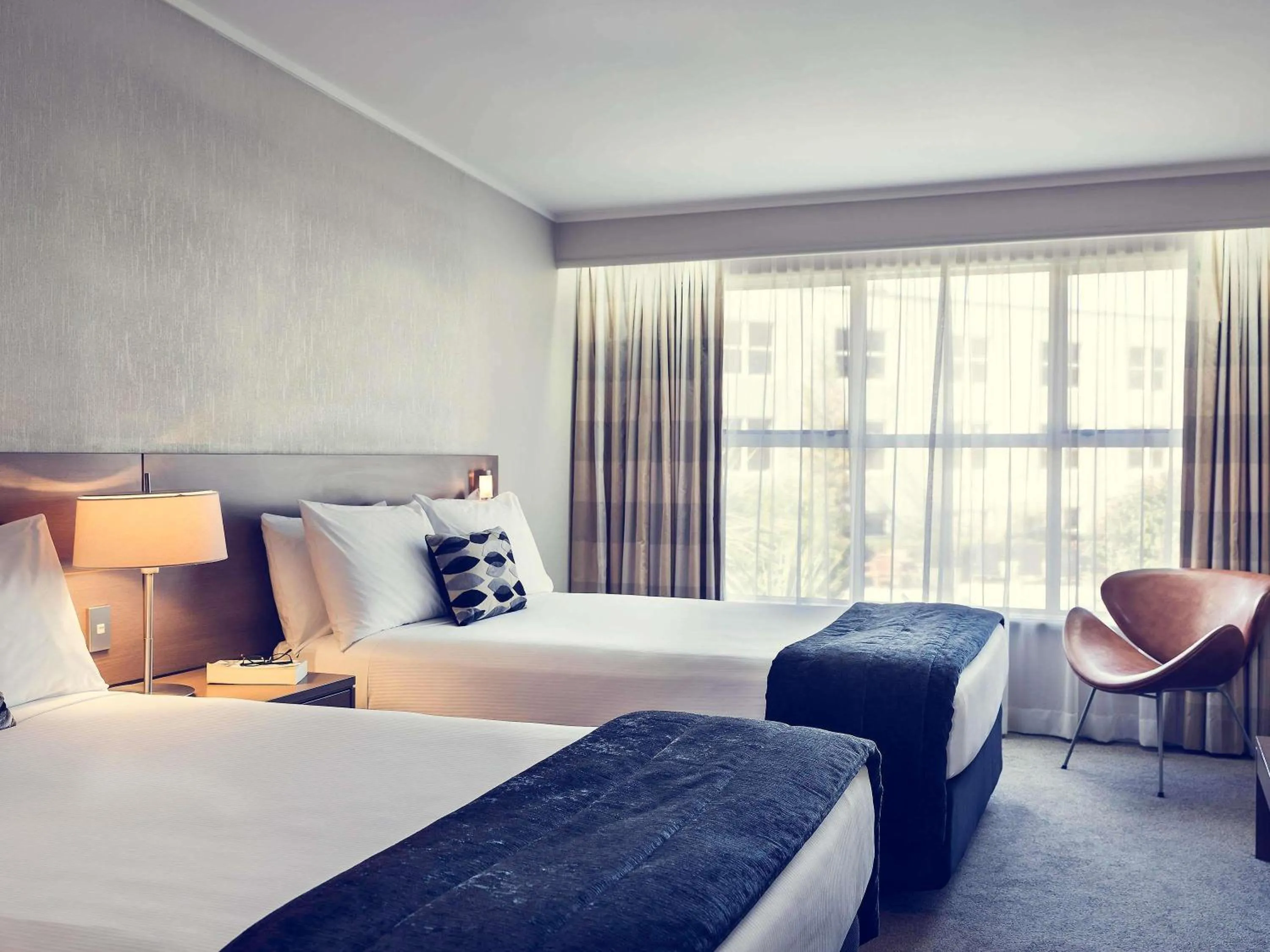 Bedroom, Bed in Mercure Queenstown Resort