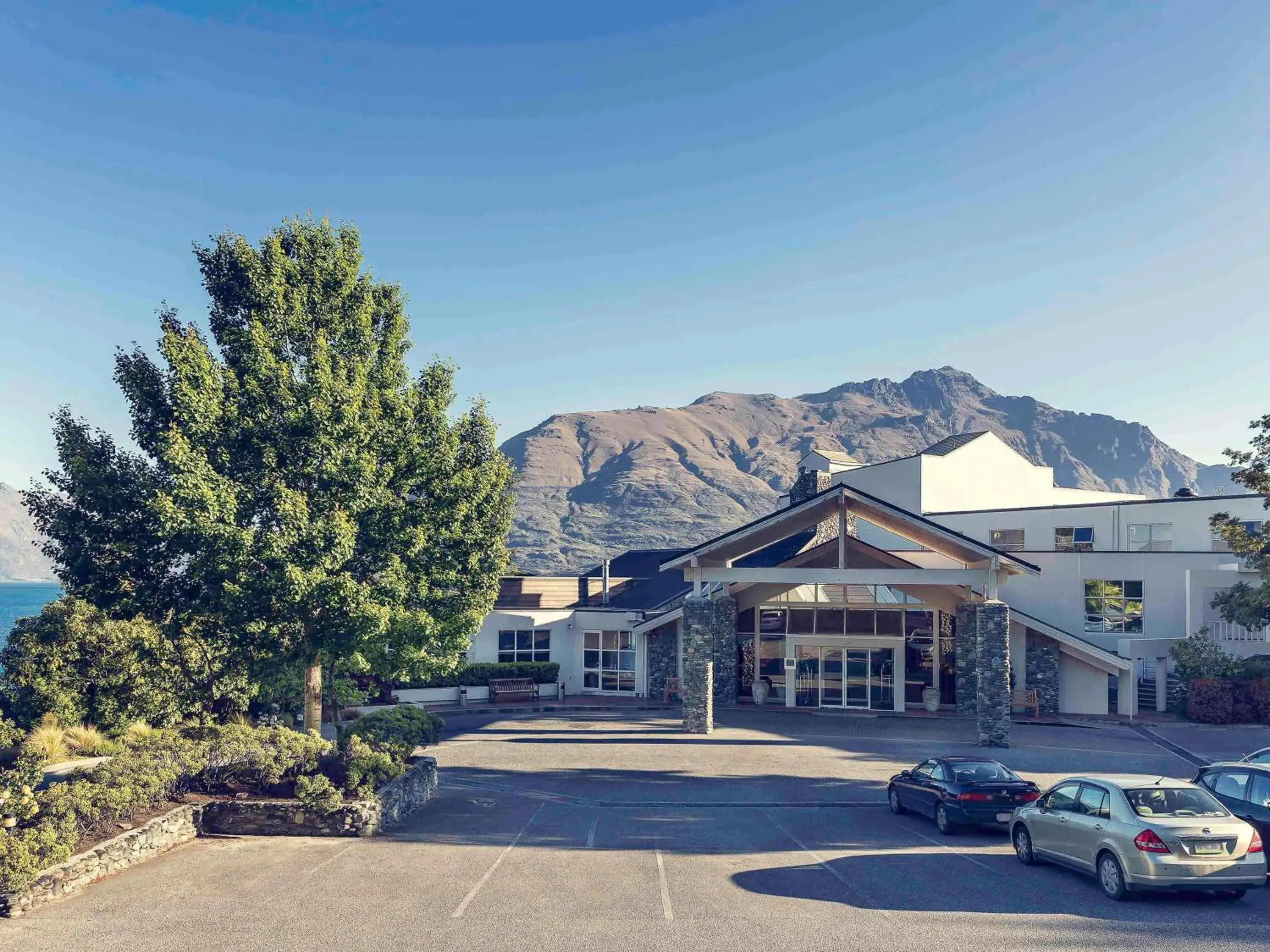 Property building in Mercure Queenstown Resort Property building in Mercure Queenstown Resort