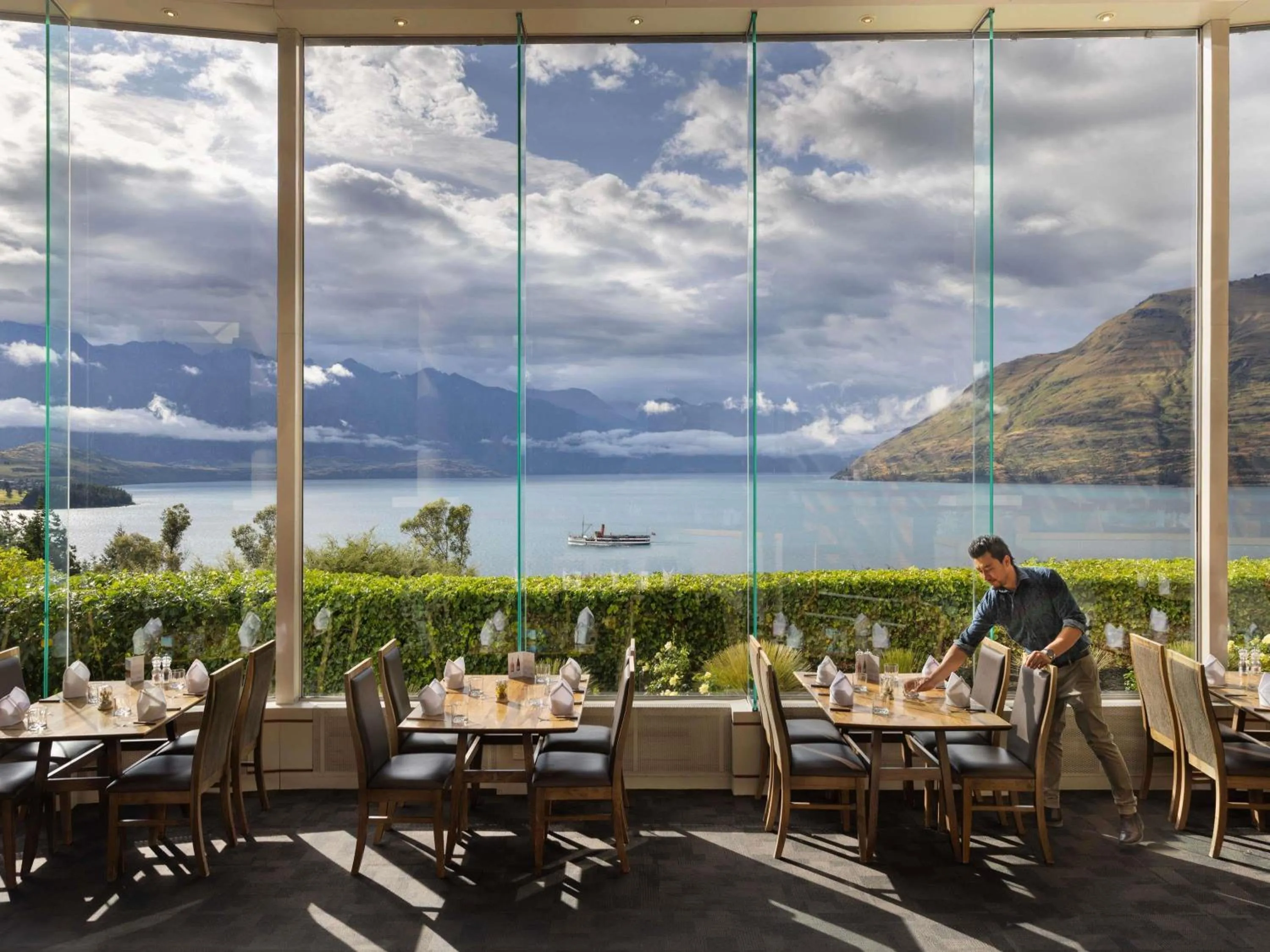 Restaurant/places to eat in Mercure Queenstown Resort