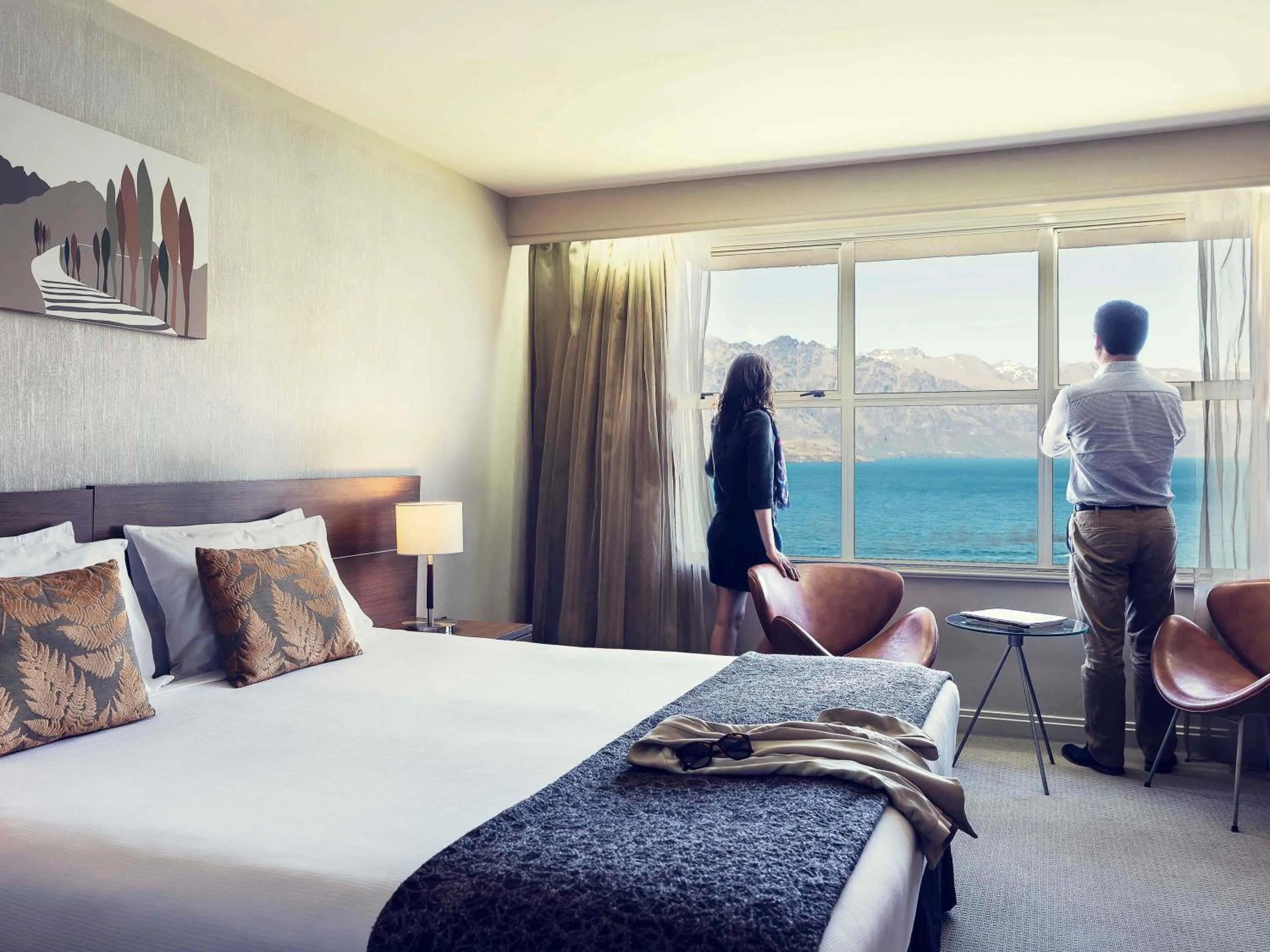 Property building, Bed in Mercure Queenstown Resort