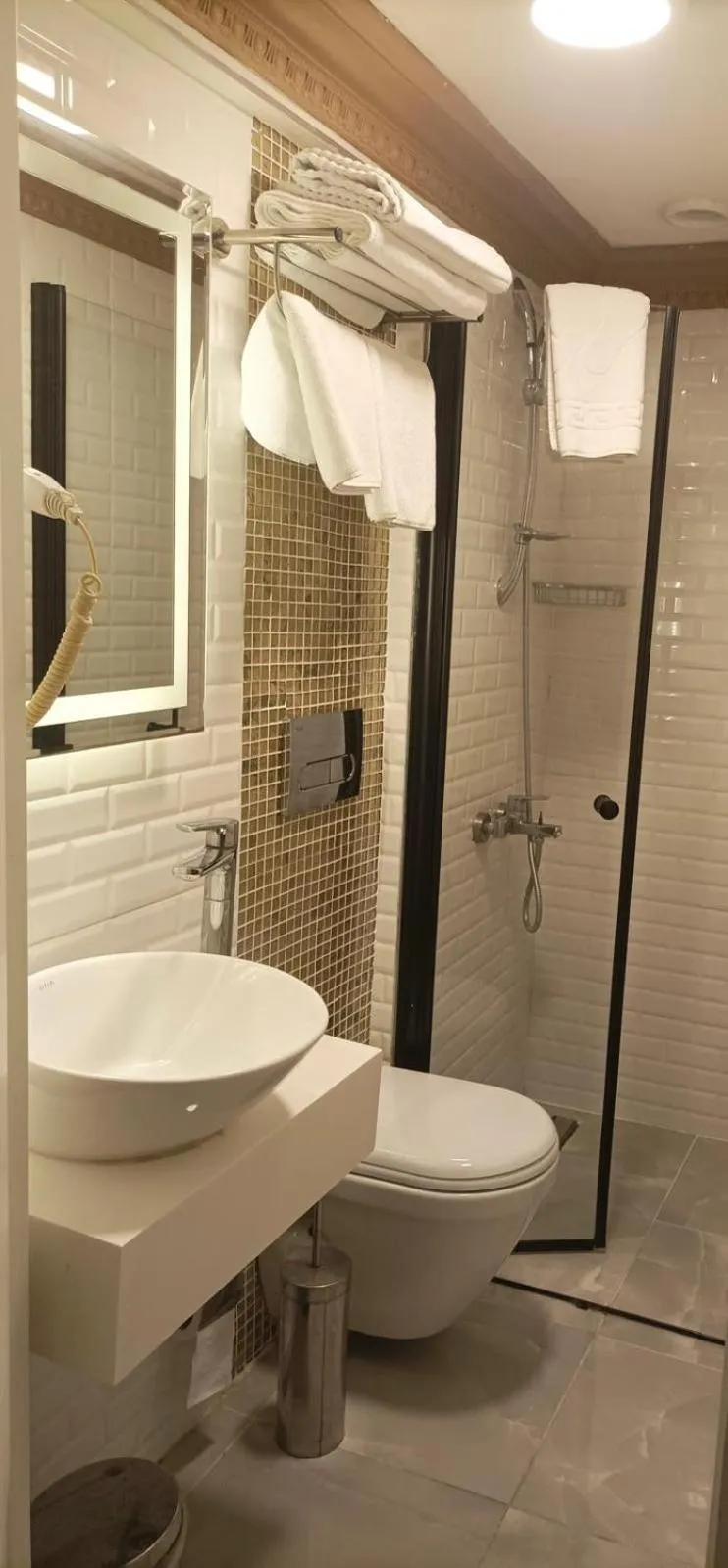 Shower in Best Pasaport Pier Otel Kadıköy