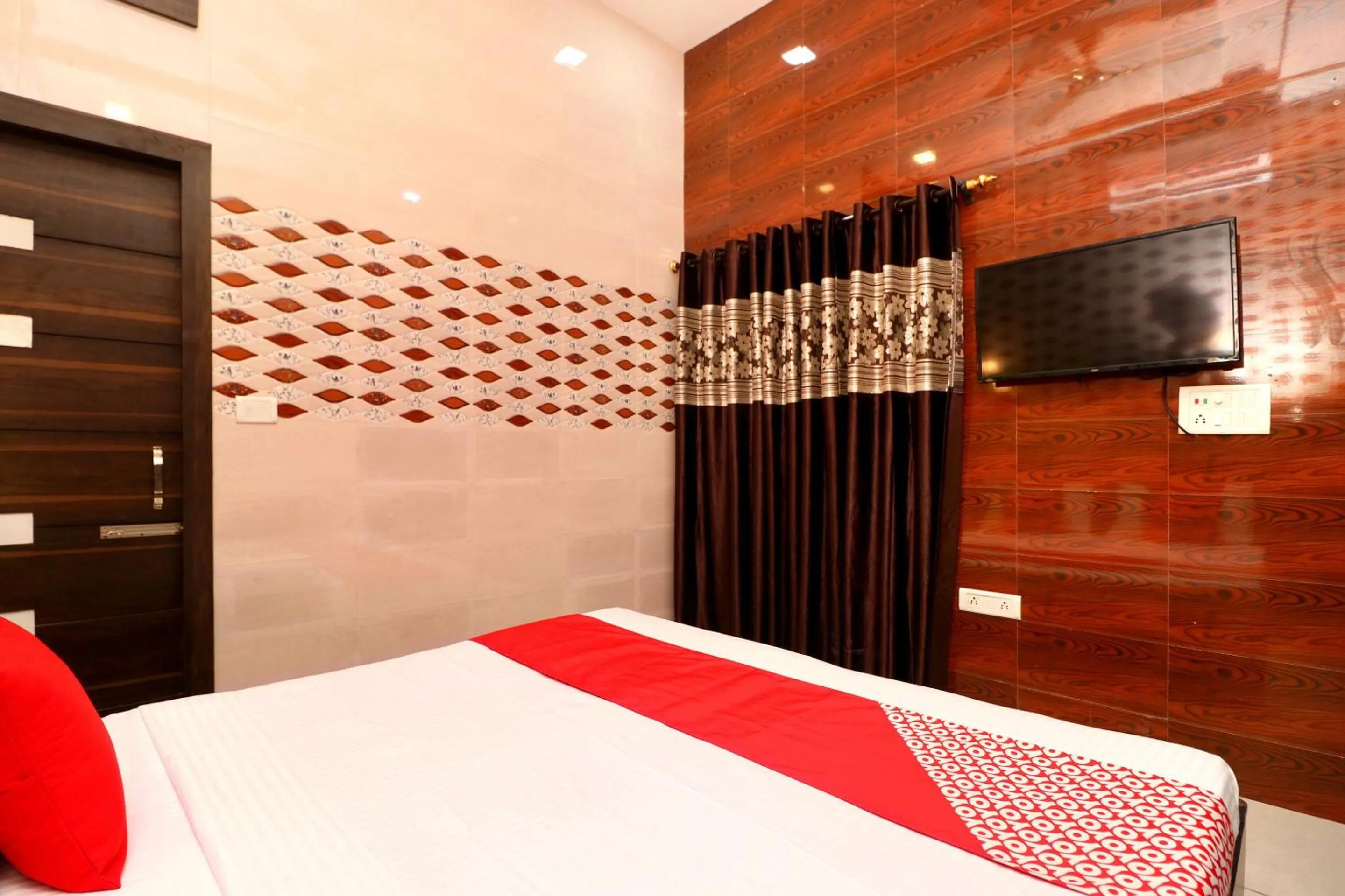 Bedroom, Bed in Hotel O Max