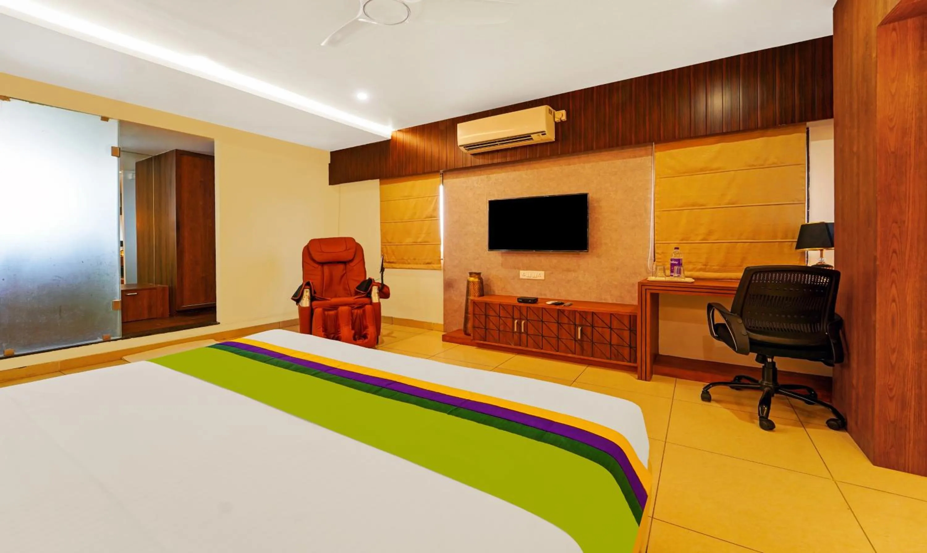 Bed in Treebo Surya Comforts, 200 Mtrs From Kolhapur Railway Station