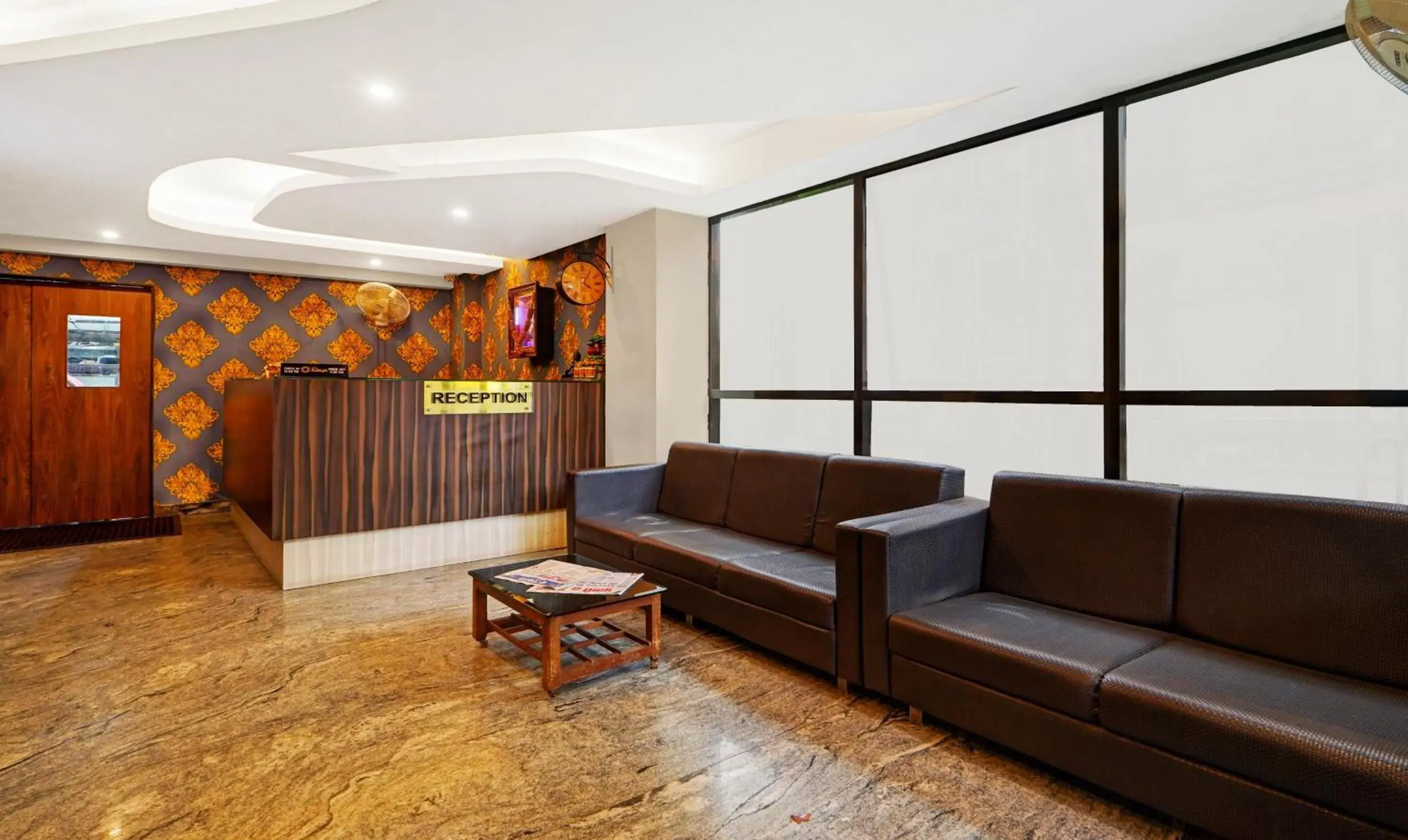 Lobby or reception in Treebo Surya Comforts, 200 Mtrs From Kolhapur Railway Station Lobby or reception in Treebo Surya Comforts, 200 Mtrs From Kolhapur Railway Station