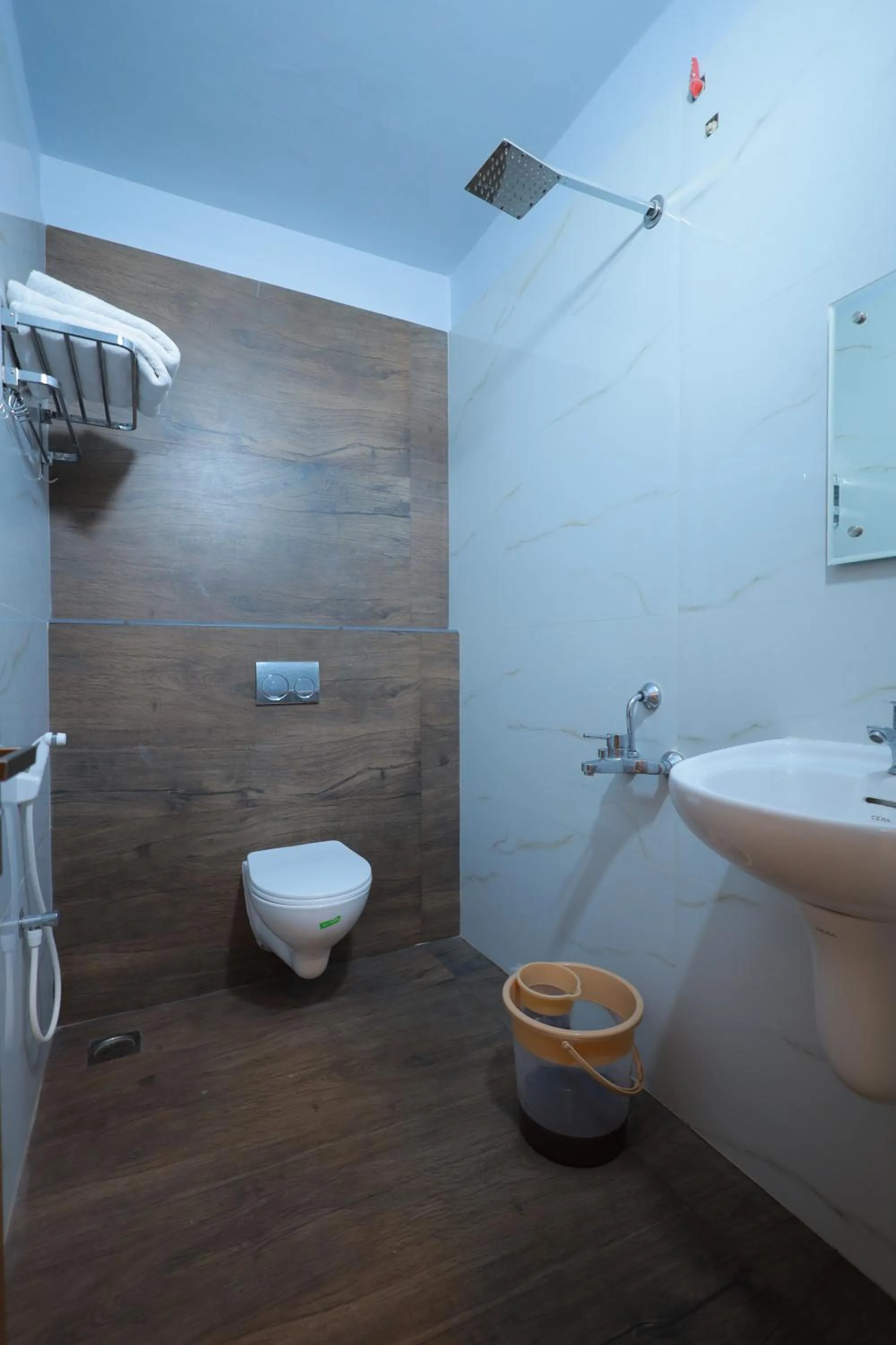 Bathroom in Hotel Jeyam