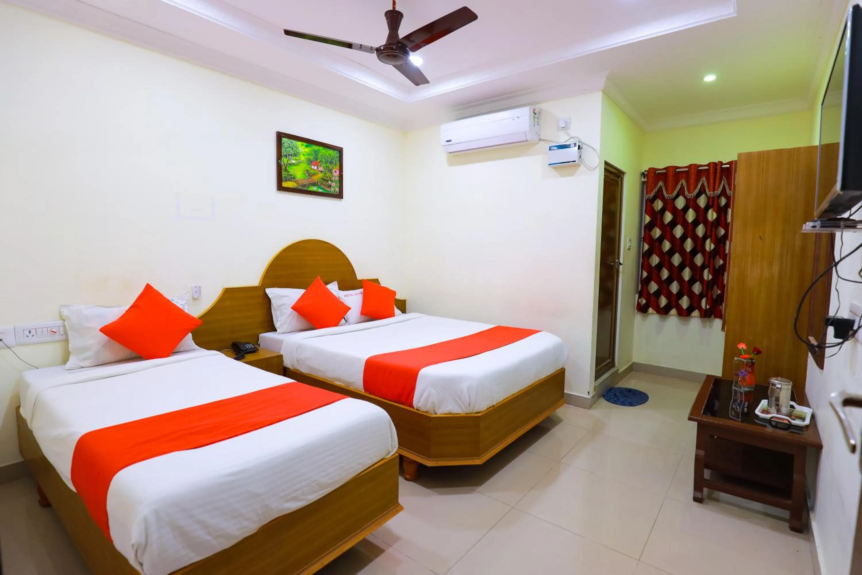 Bed in Hotel Jeyam