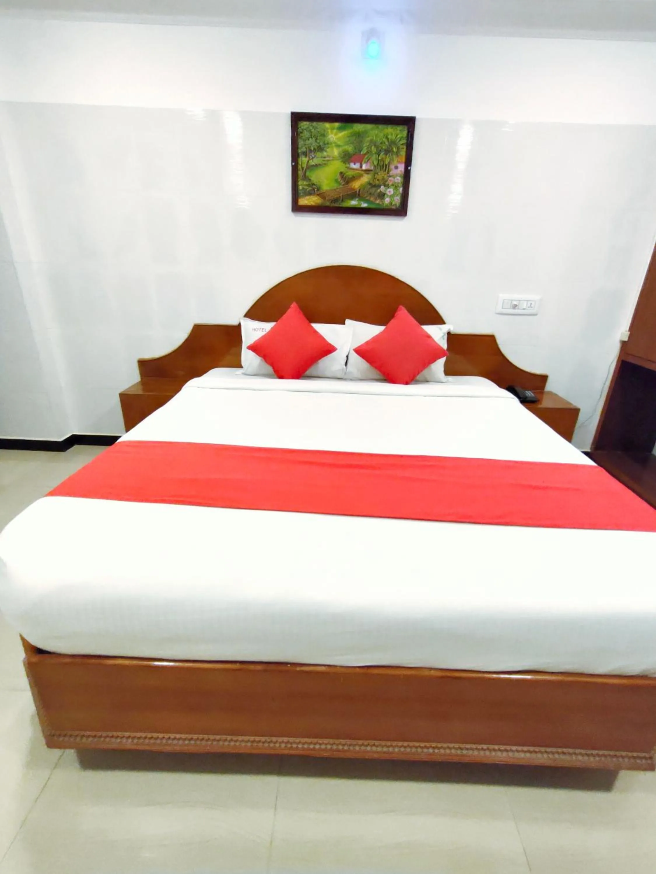 Bed in Hotel Jeyam