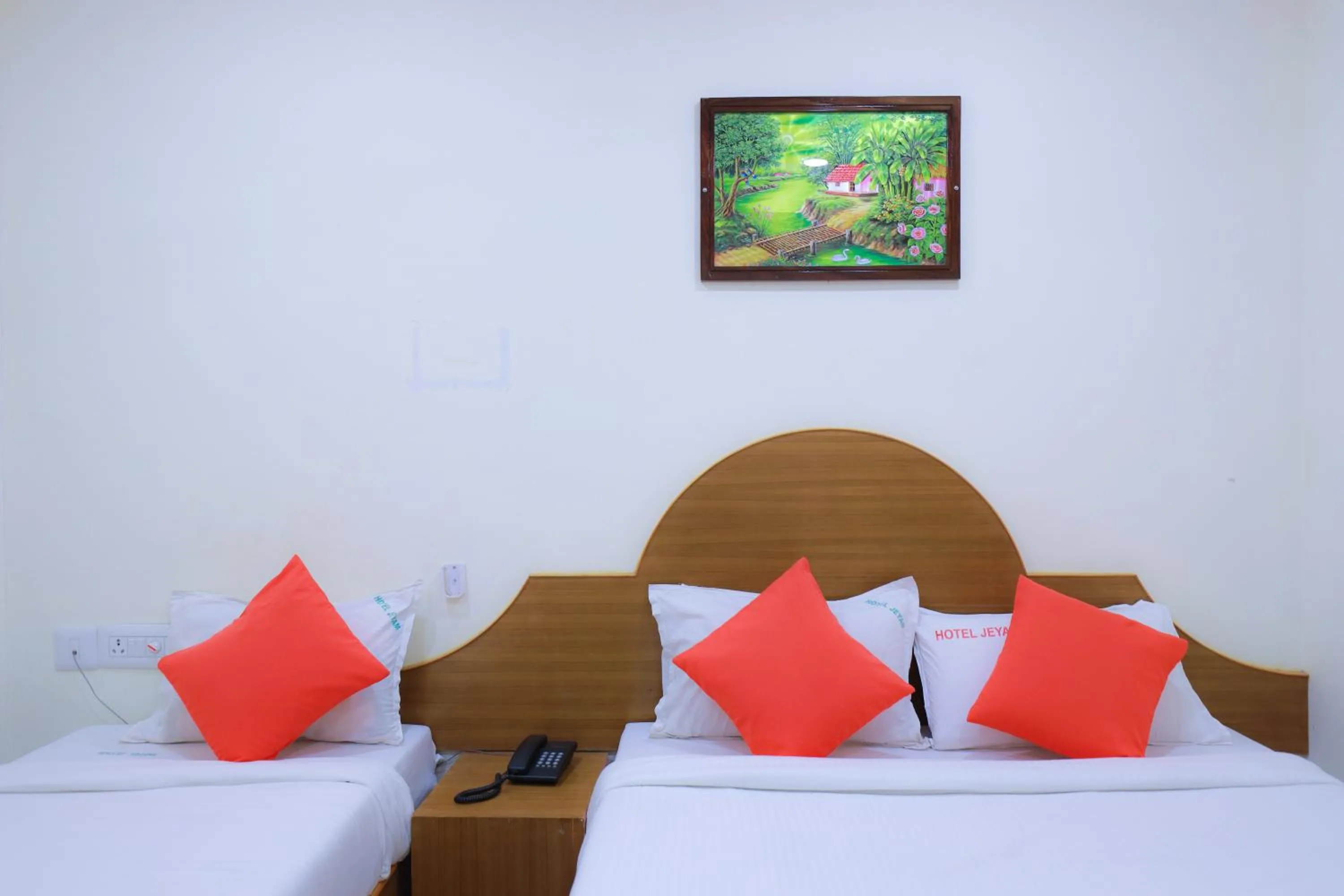 Bed in Hotel Jeyam