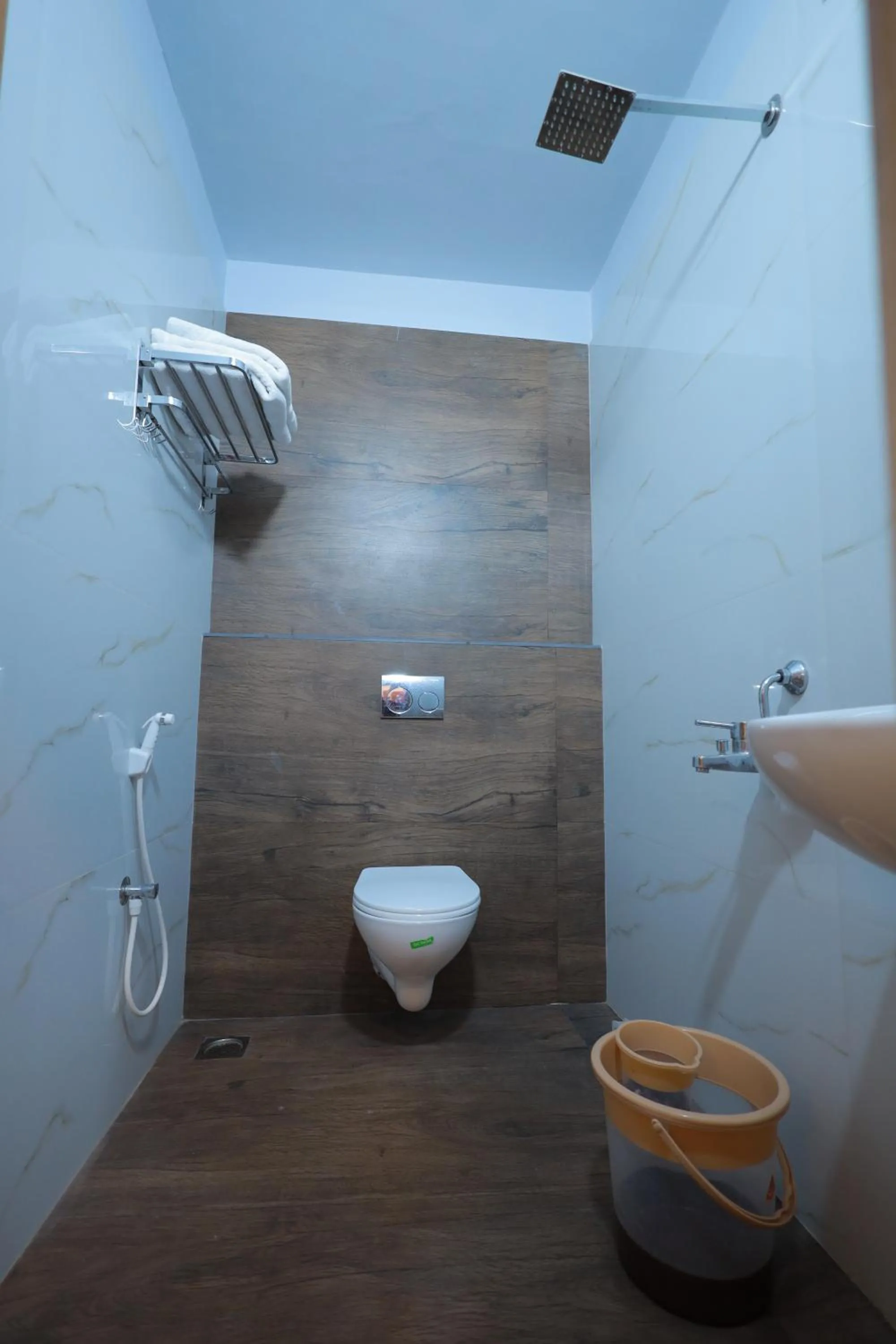 Bathroom in Hotel Jeyam