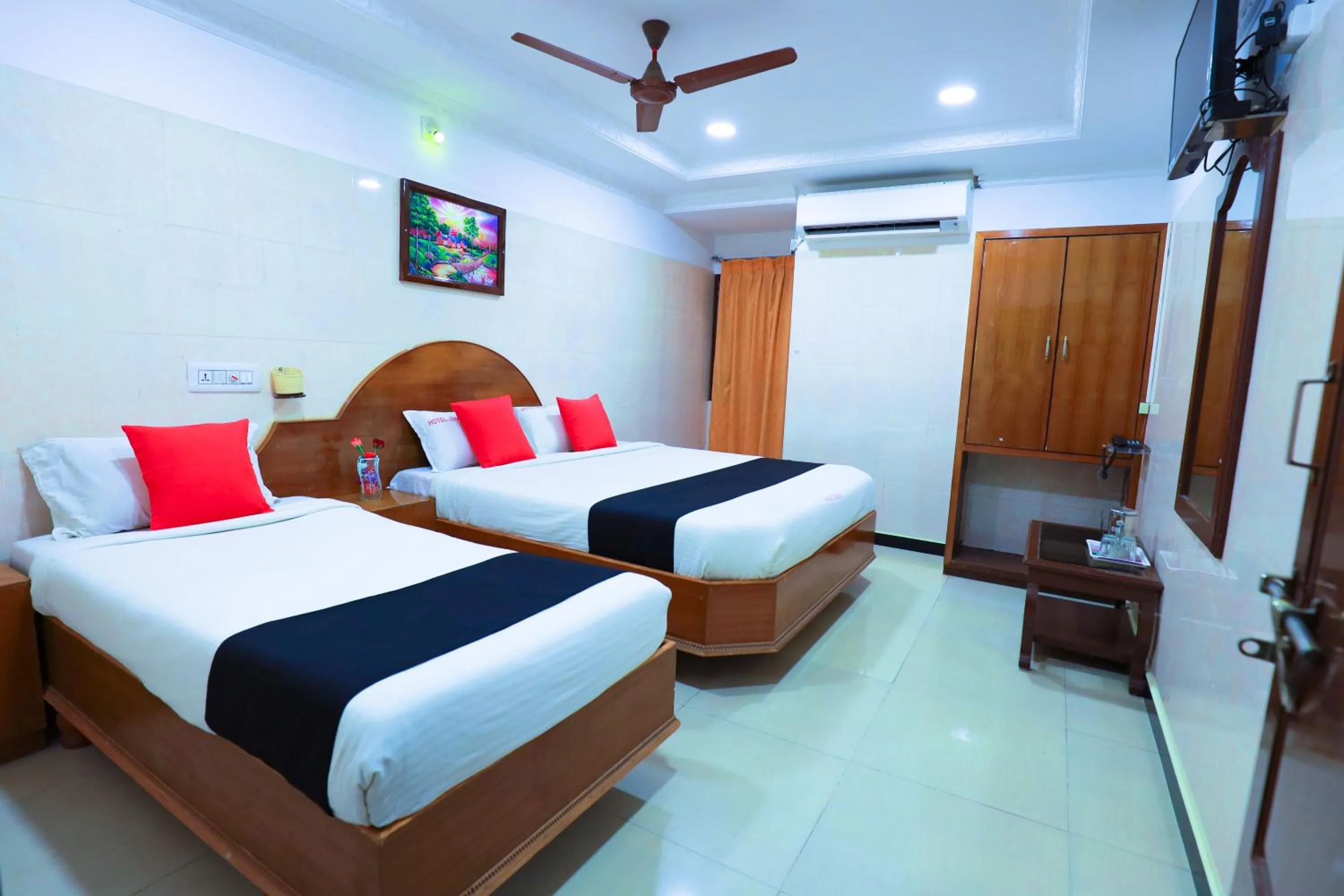 Bed in Hotel Jeyam