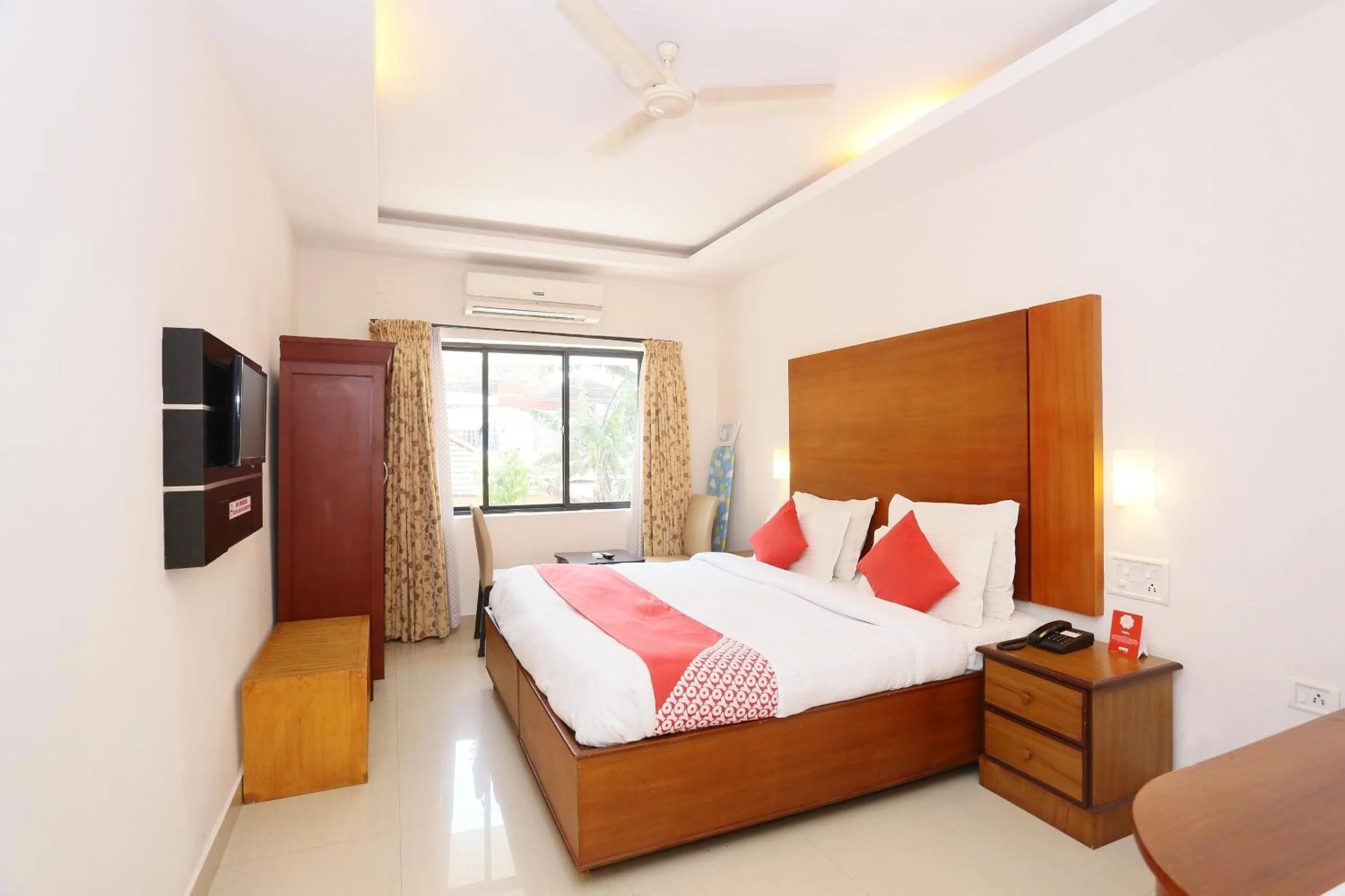 Bedroom, Bed in Townhouse Dona Castle