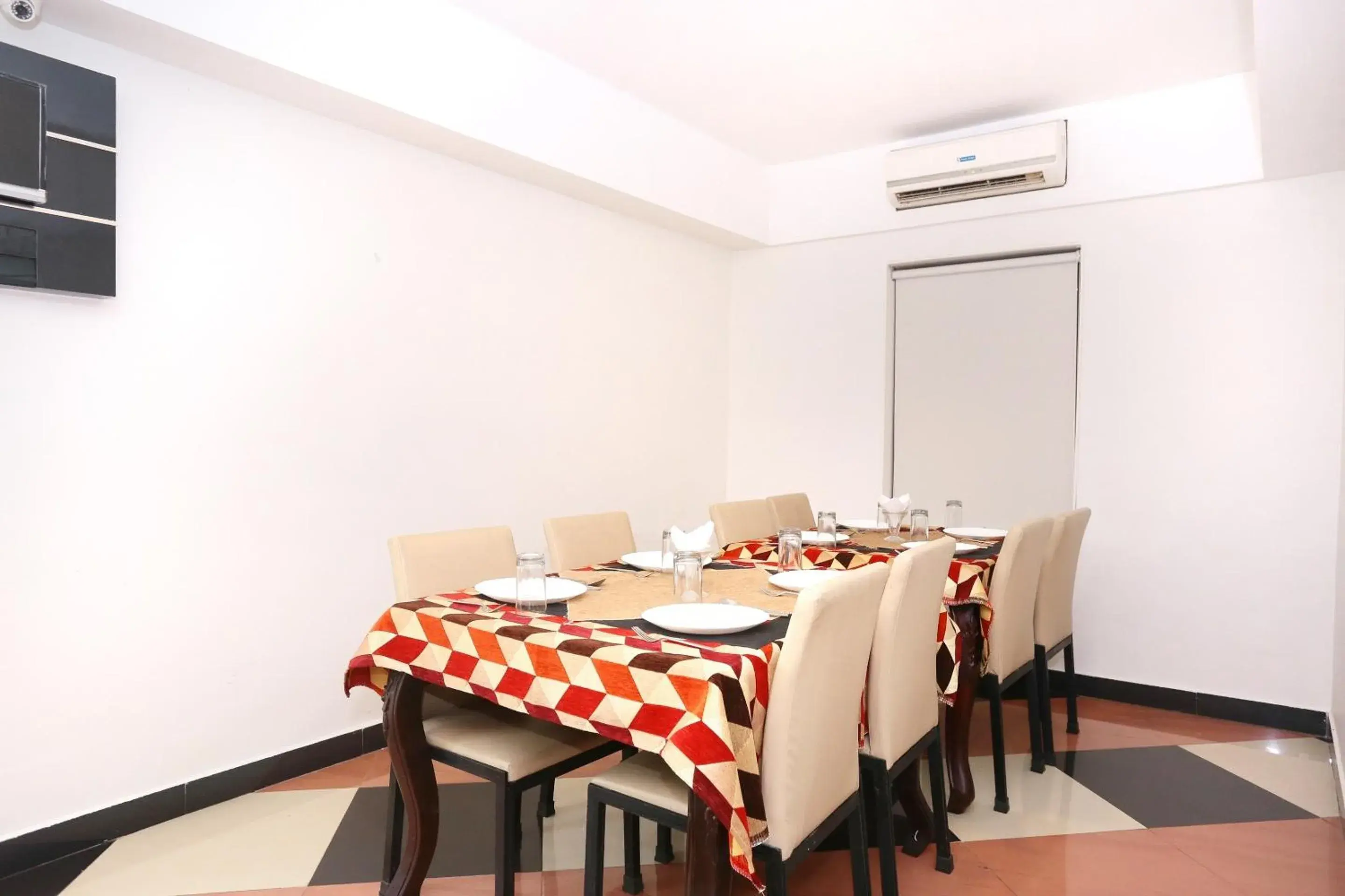 Facade/entrance in Super Townhouse Dona Castle Facade/entrance in Super Townhouse Dona Castle