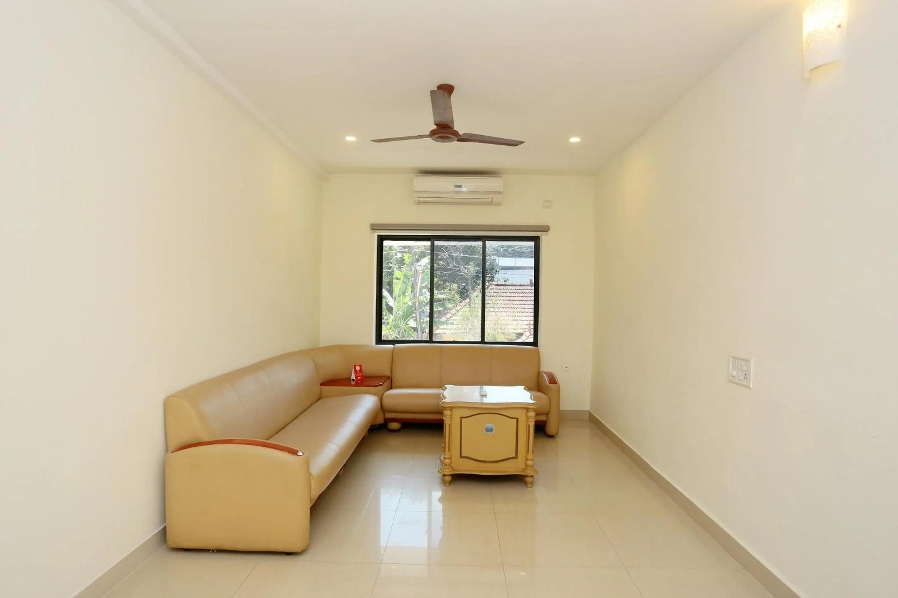 Lobby or reception in Townhouse Dona Castle