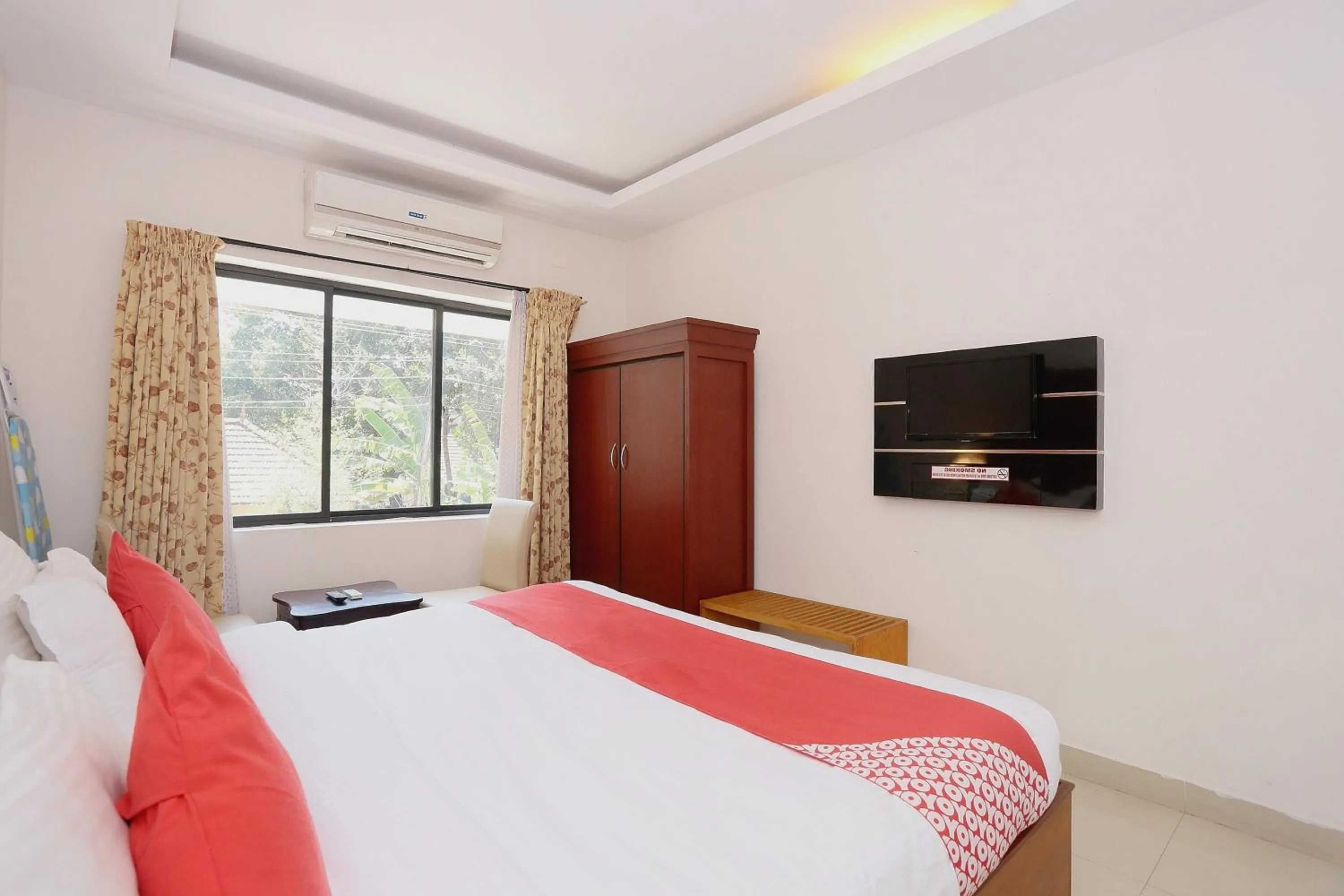 Bedroom, Bed in Townhouse Dona Castle