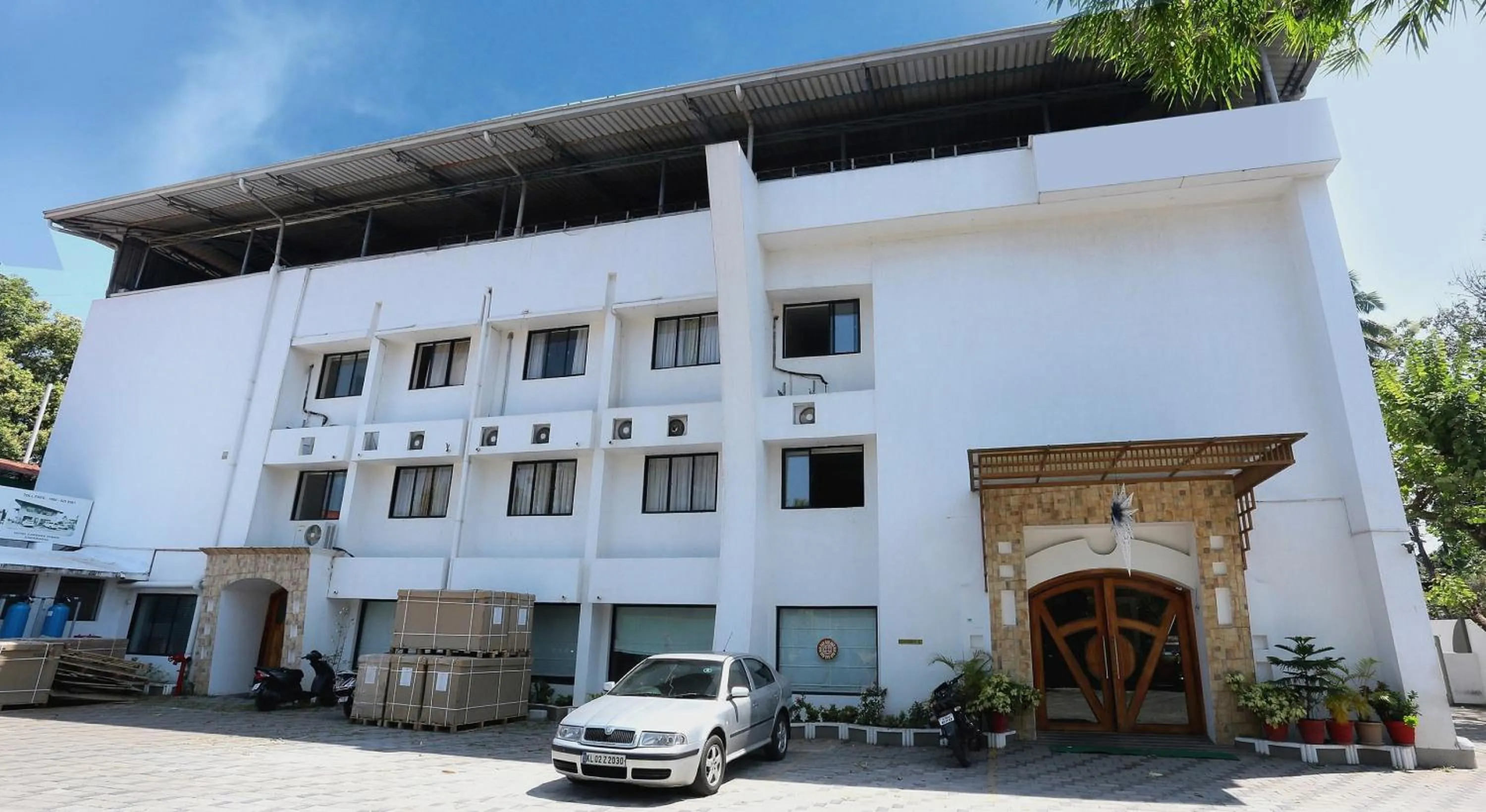 Facade/entrance in Townhouse Dona Castle