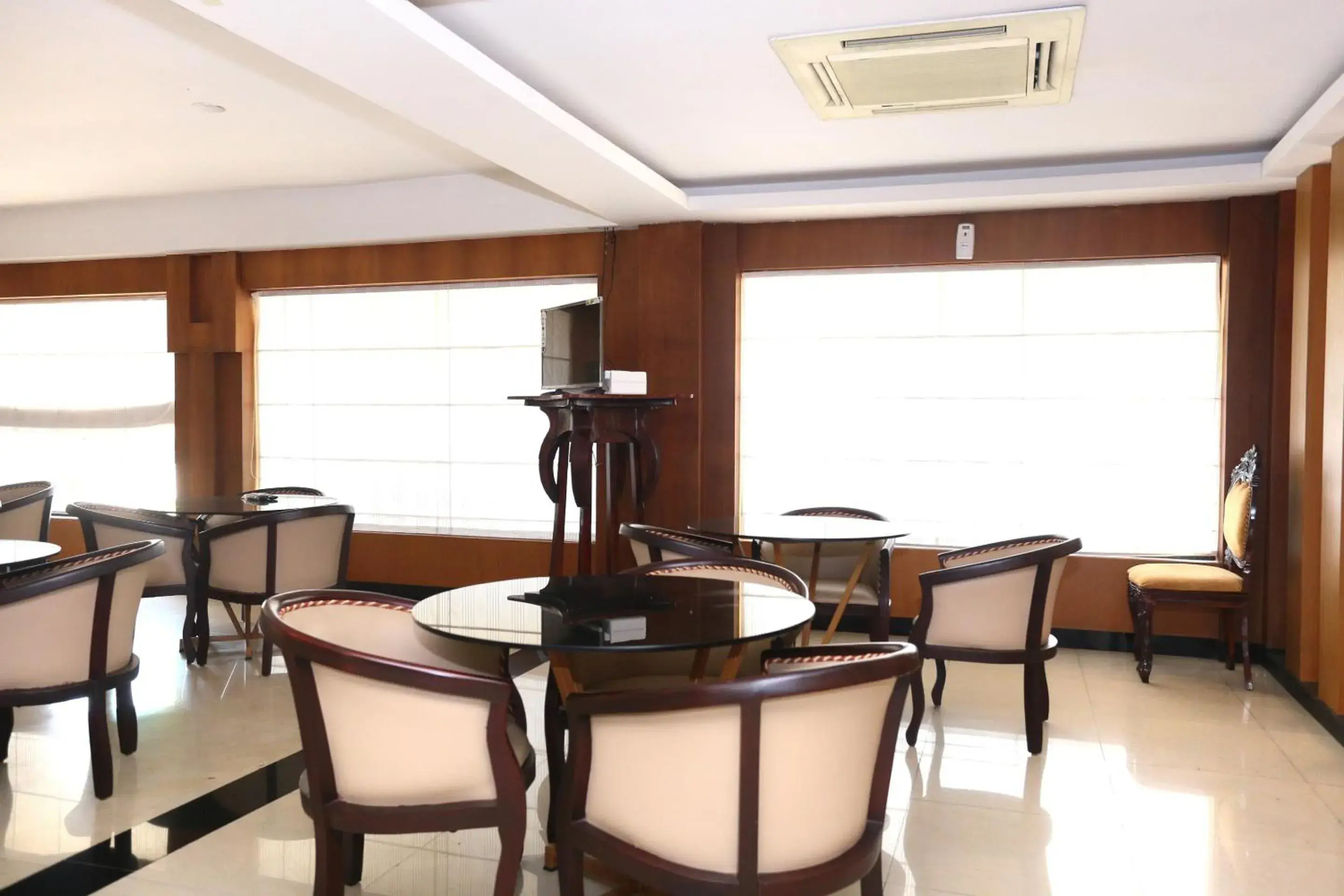 Facade/entrance in Super Townhouse Dona Castle Facade/entrance in Super Townhouse Dona Castle