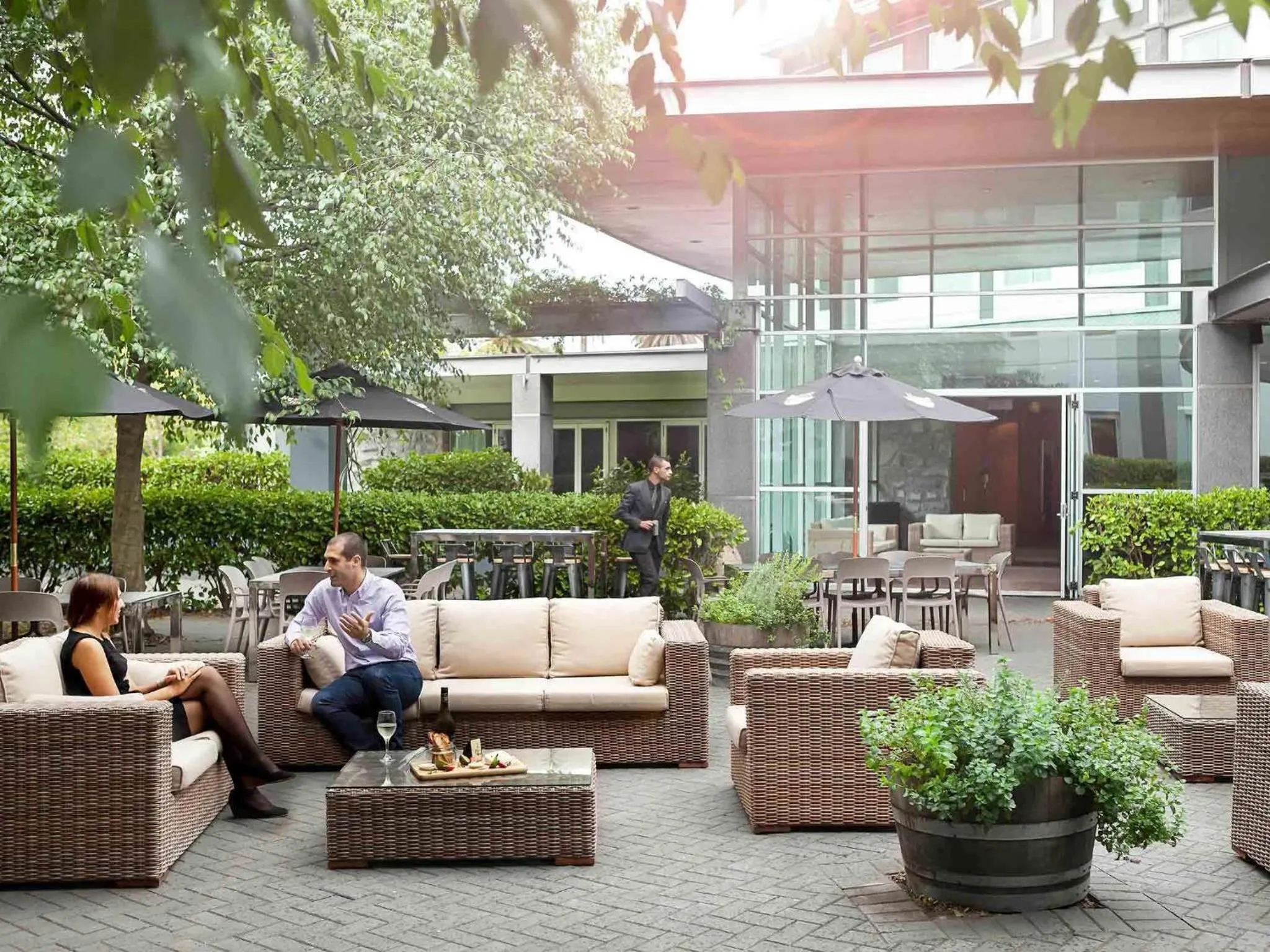 Restaurant/places to eat in Novotel Auckland Ellerslie