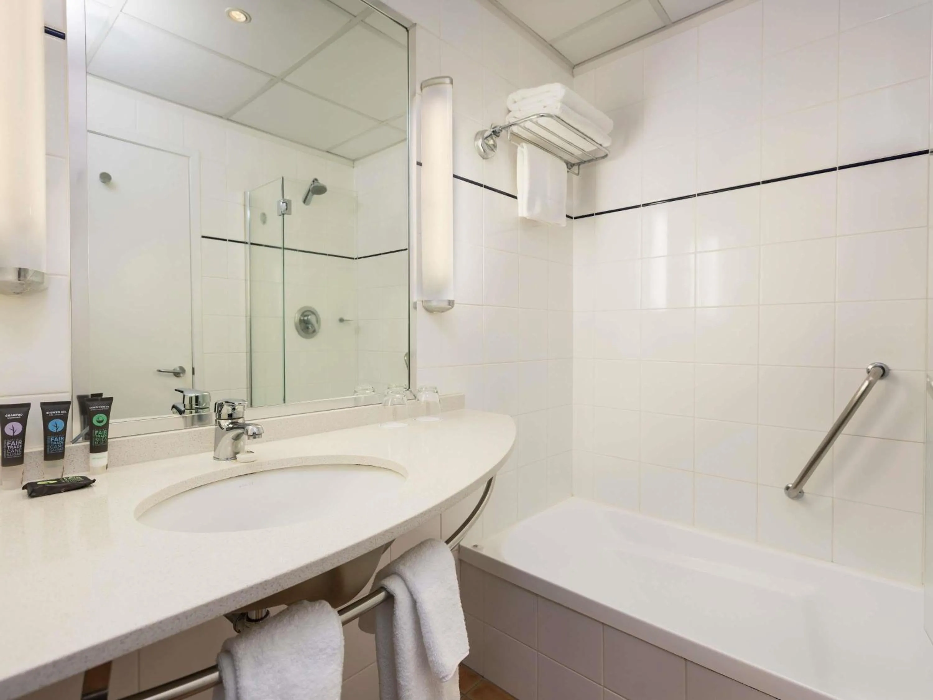 Bedroom in Novotel Auckland Ellerslie