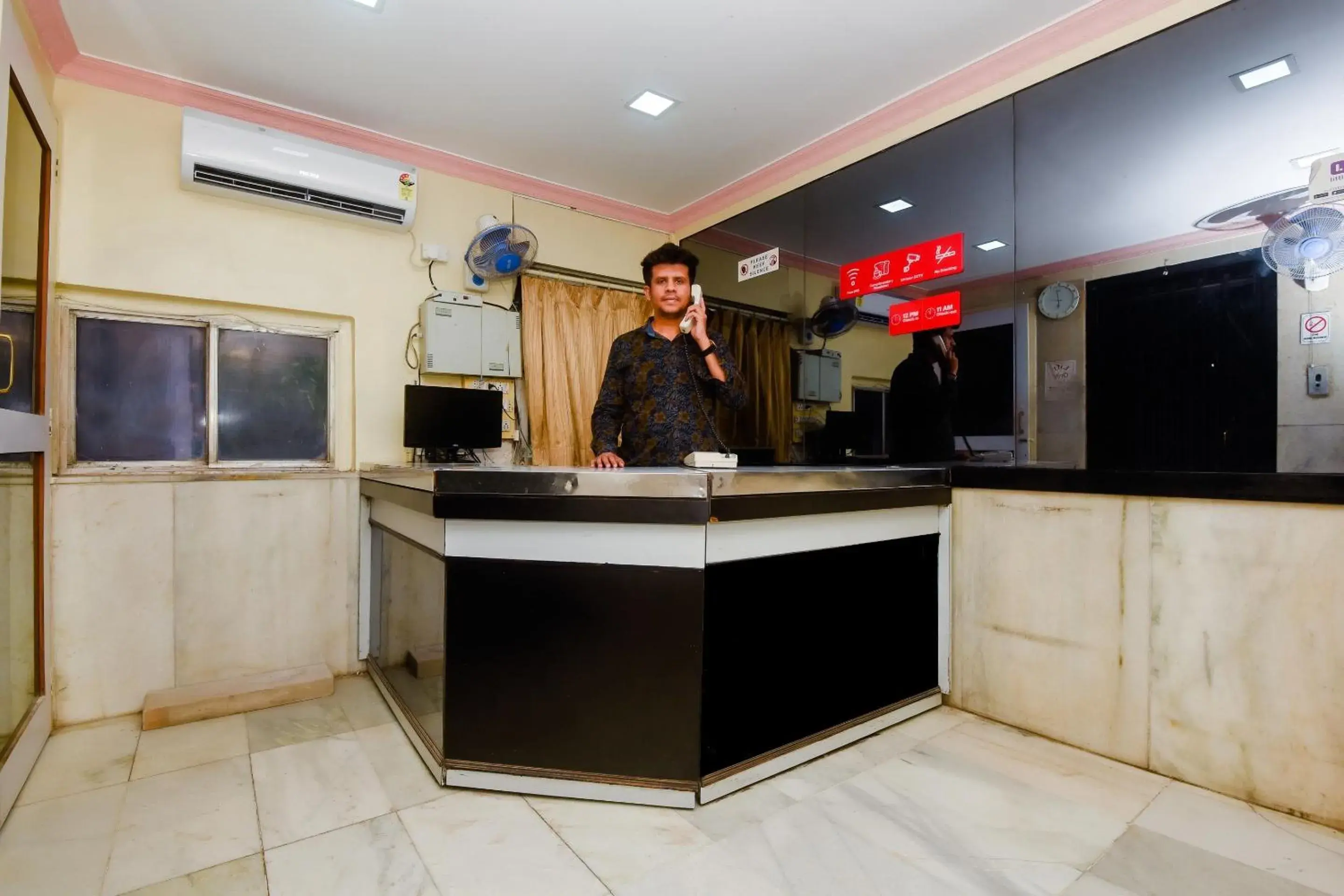 Hotel O Prince Palace Hotel O Prince Palace