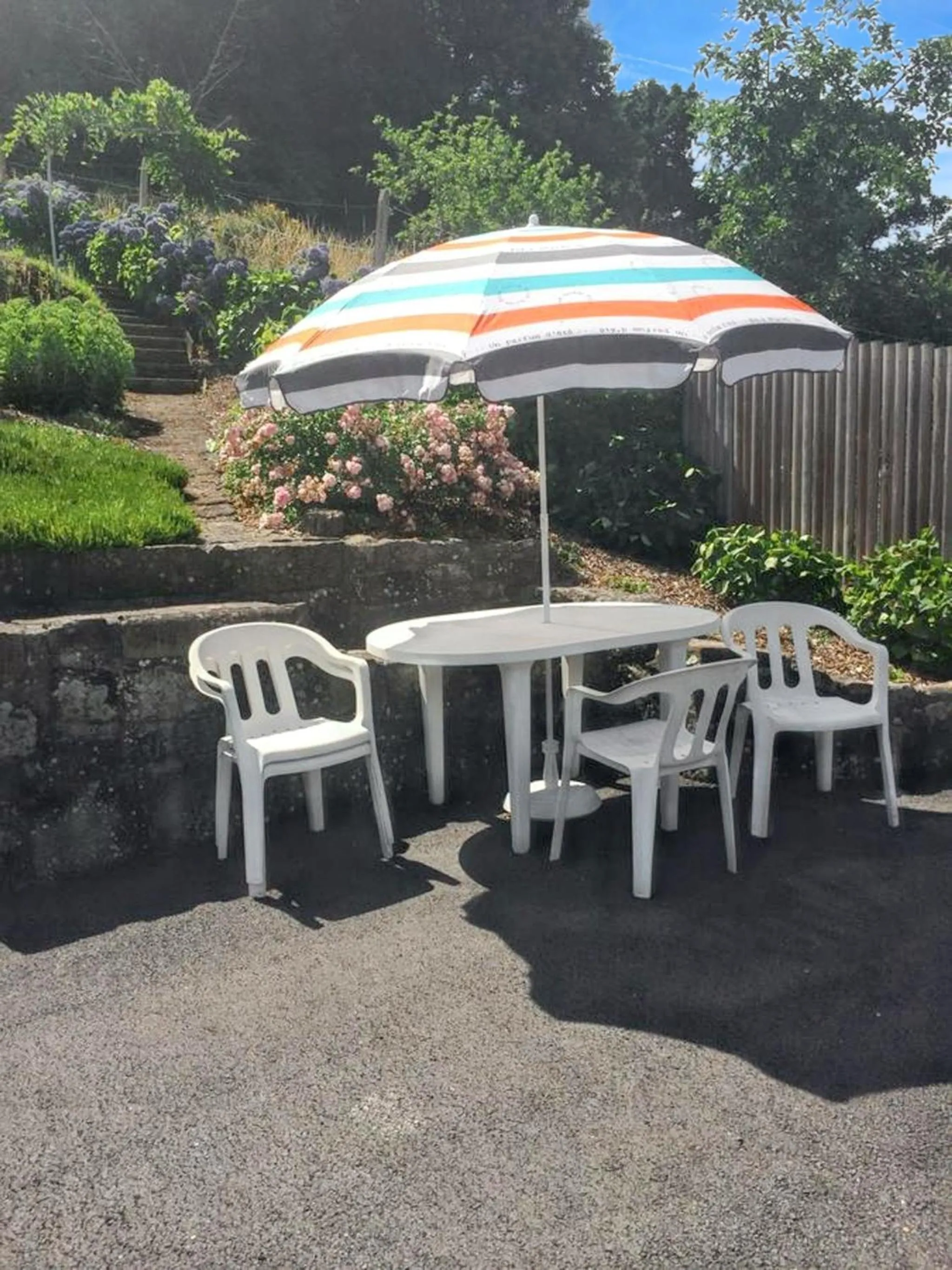 Maison confortable à Châteaulin avec jardin et terrasse.