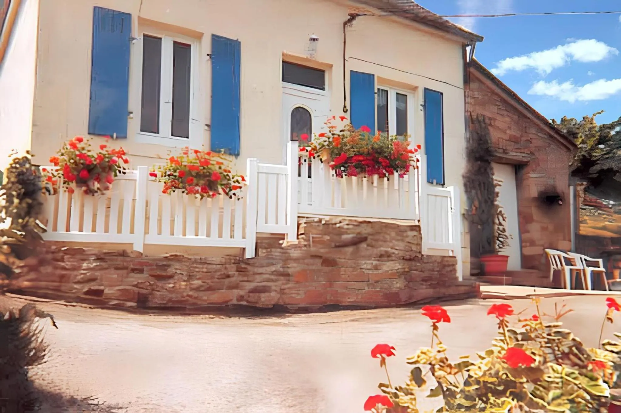 Property building in Maison confortable à Châteaulin avec jardin et terrasse.
