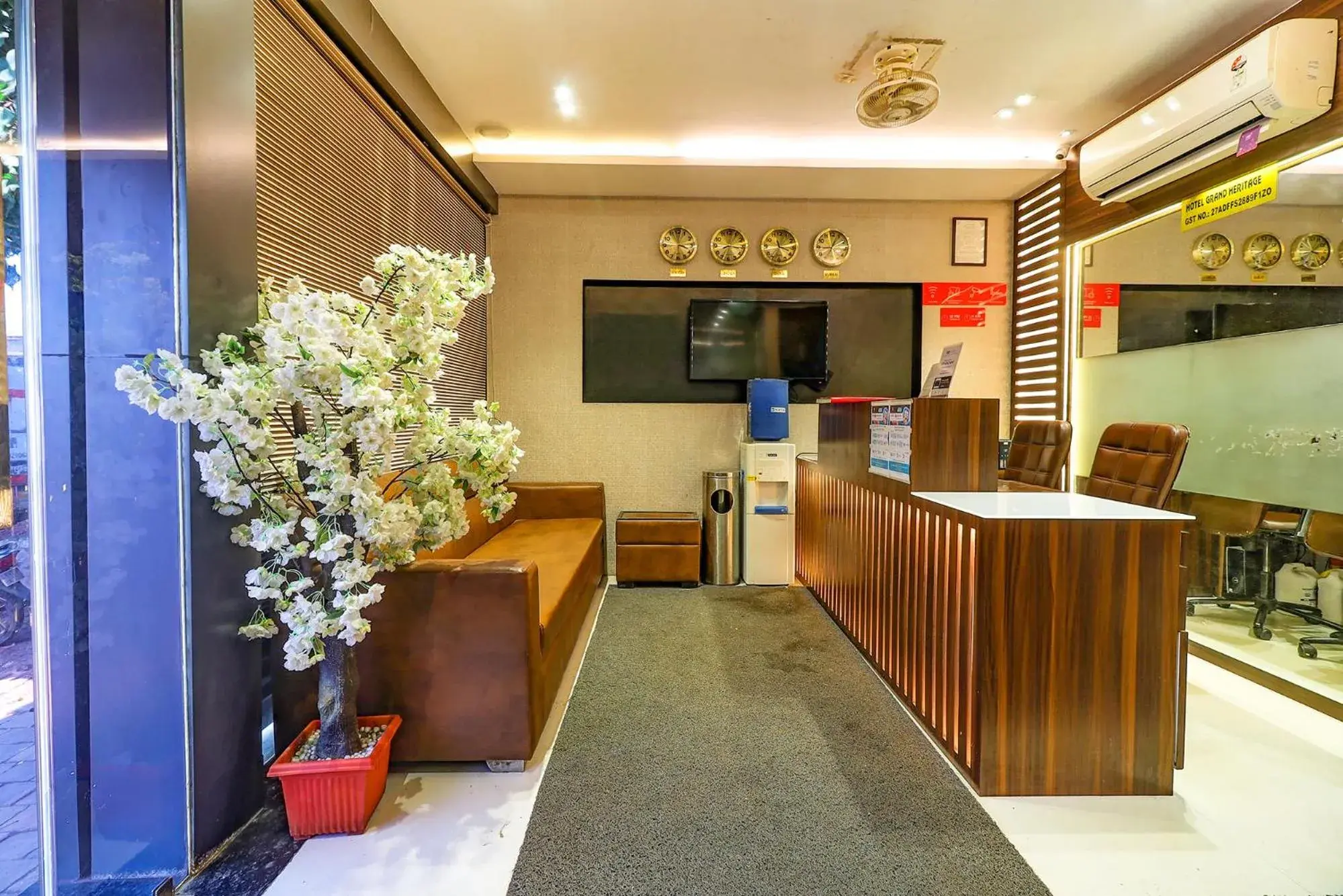 Lobby or reception in FabHotel Grand Heritage - Nr BKC Lobby or reception in FabHotel Grand Heritage - Nr BKC