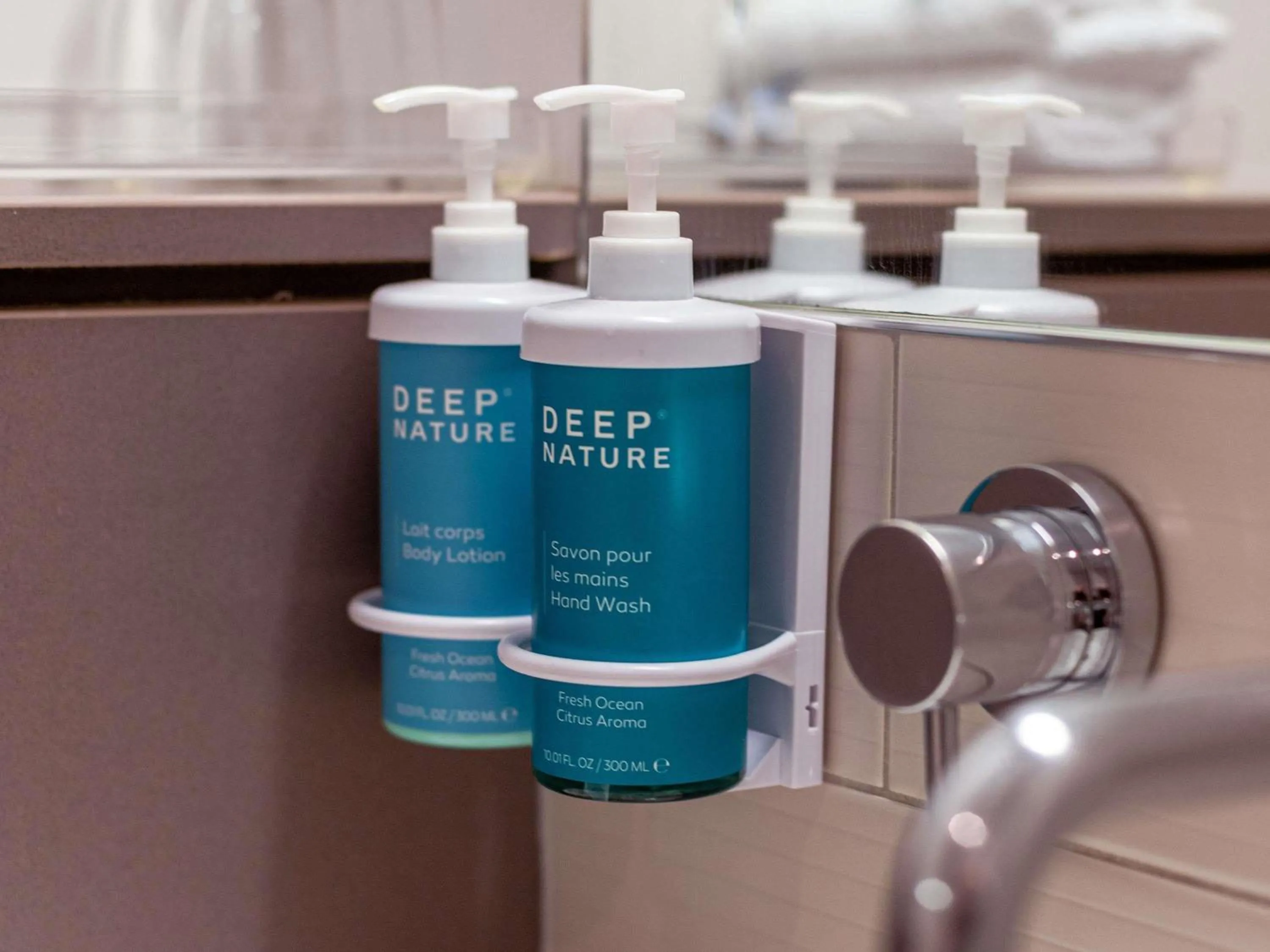 Bedroom in Novotel Queenstown Lakeside