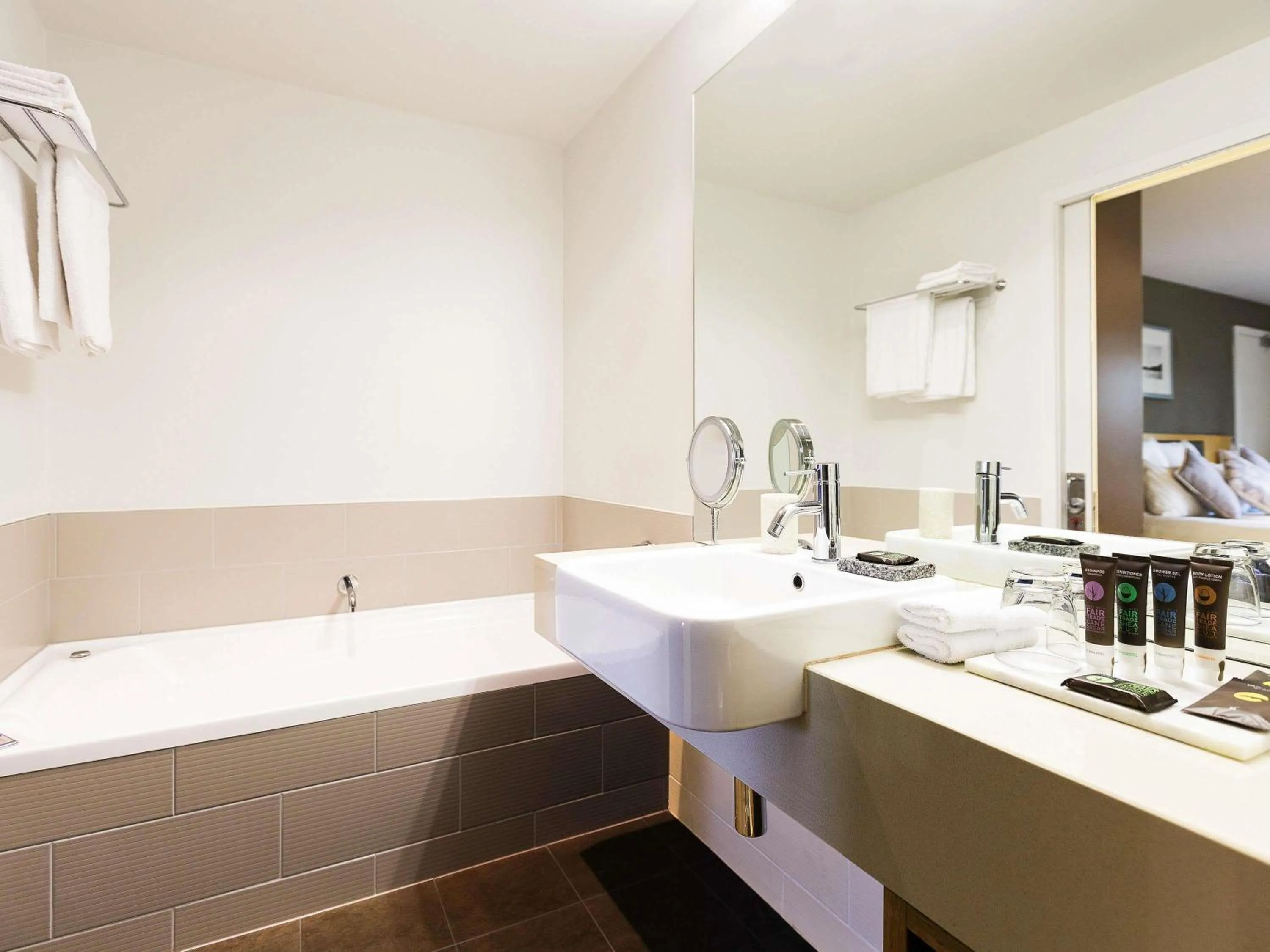 Bedroom in Novotel Queenstown Lakeside