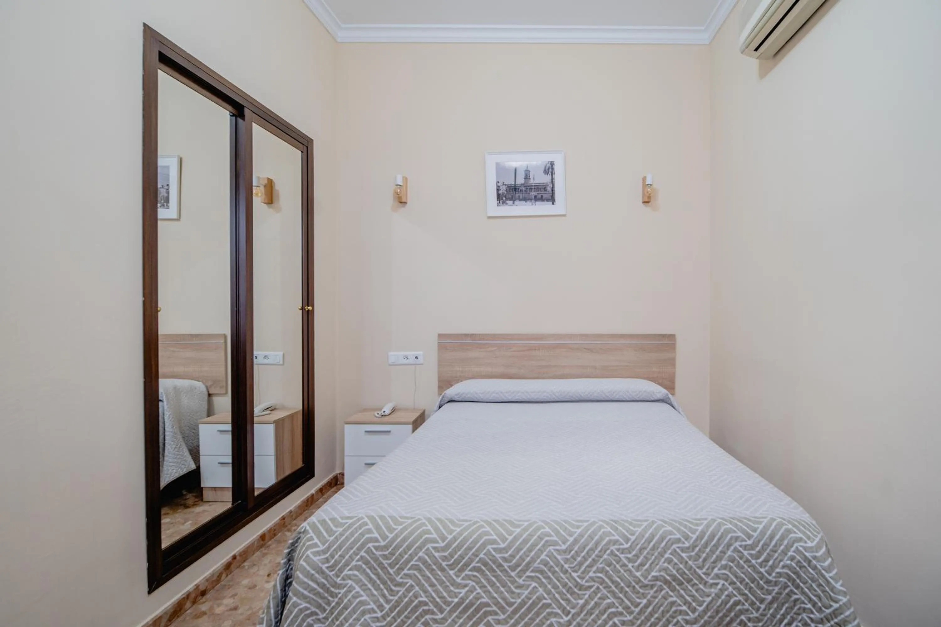 Superior Single Room - single occupancy in Hotel Chamizo