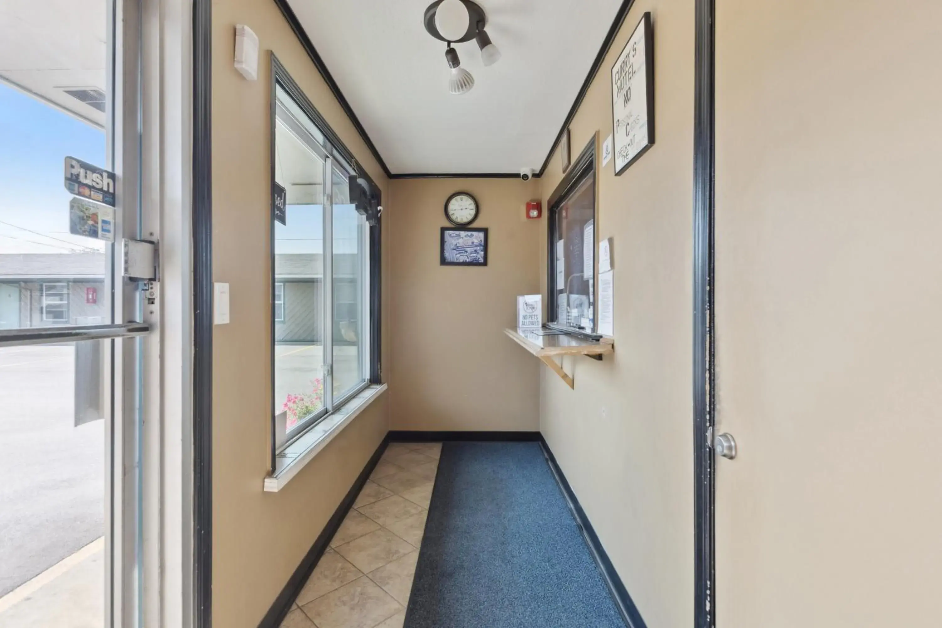 Lobby or reception in Currys Motel by OYO Saginaw MI Lobby or reception in Currys Motel by OYO Saginaw MI