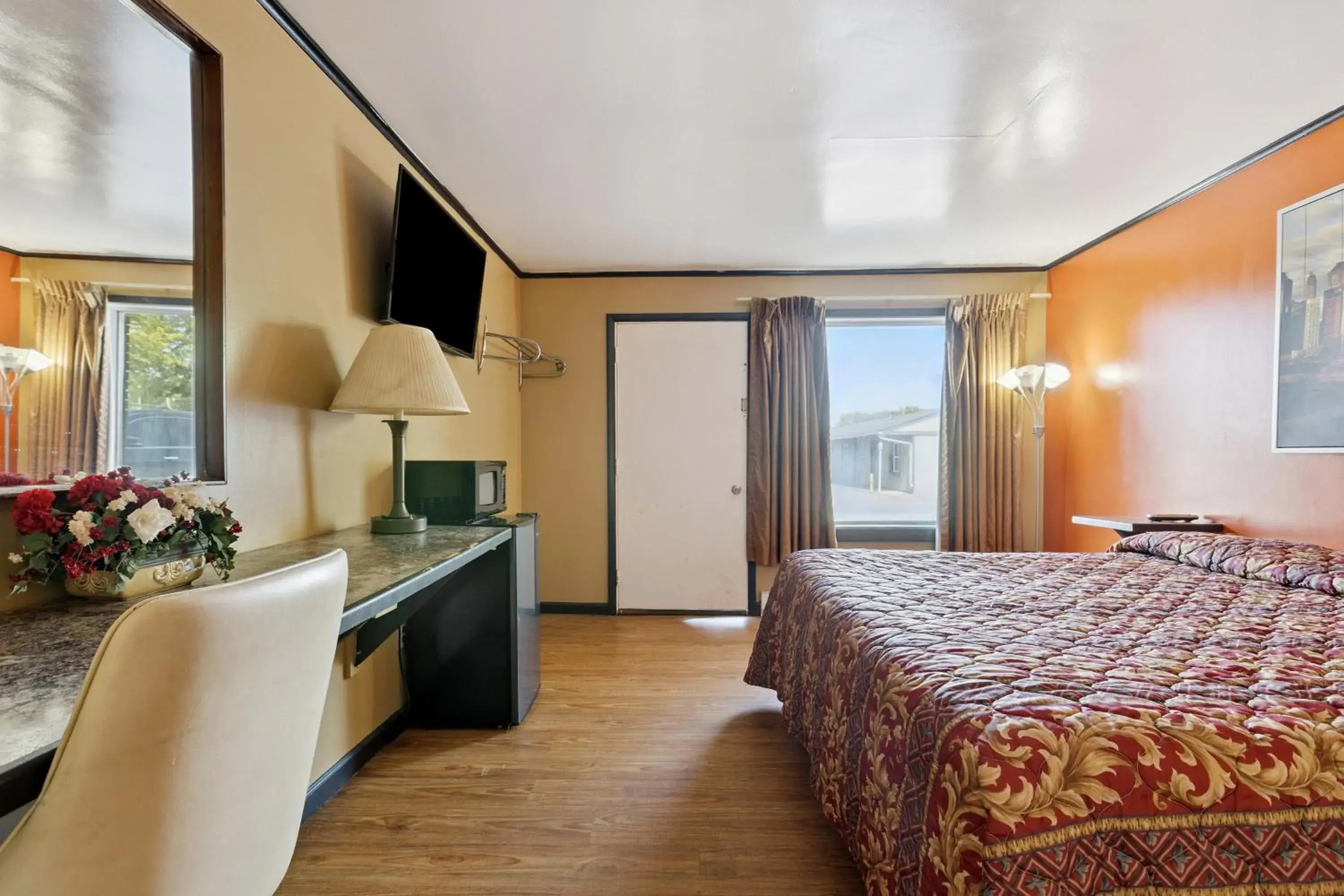 Bedroom, Bed in Currys Motel by OYO Saginaw MI Bedroom, Bed in Currys Motel by OYO Saginaw MI