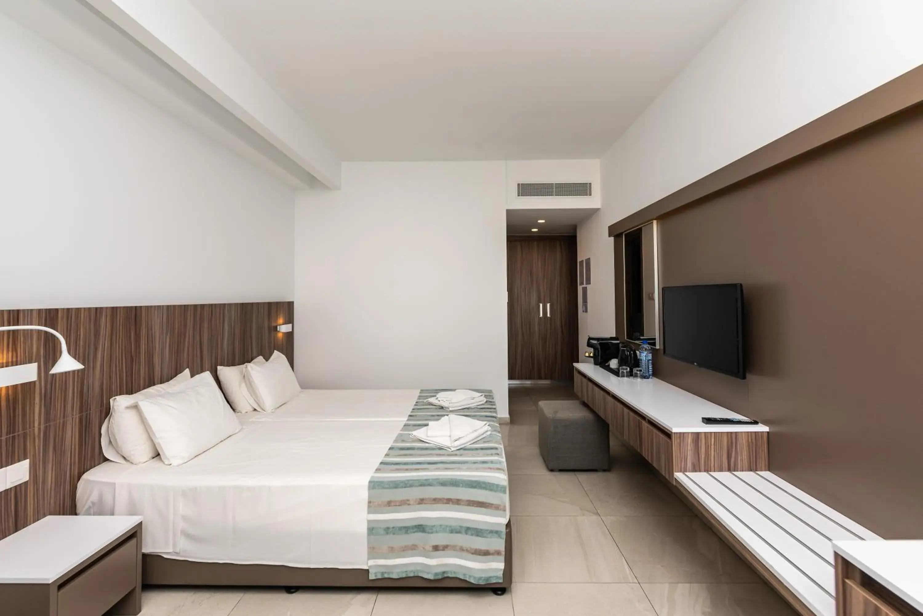 Pool view, Bed in Eleana Hotel Pool view, Bed in Eleana Hotel