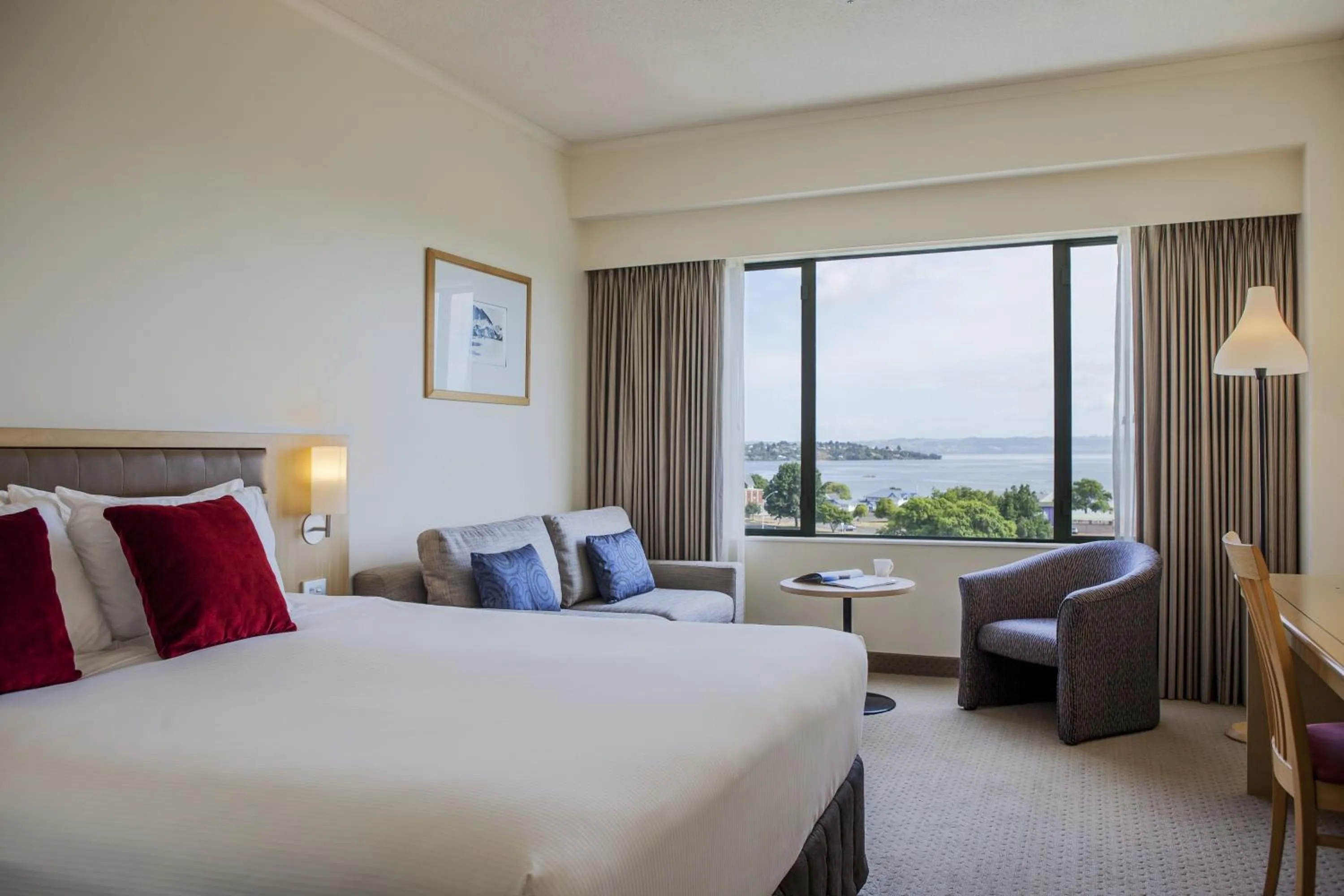 View (from property/room), Bed in Novotel Rotorua Lakeside