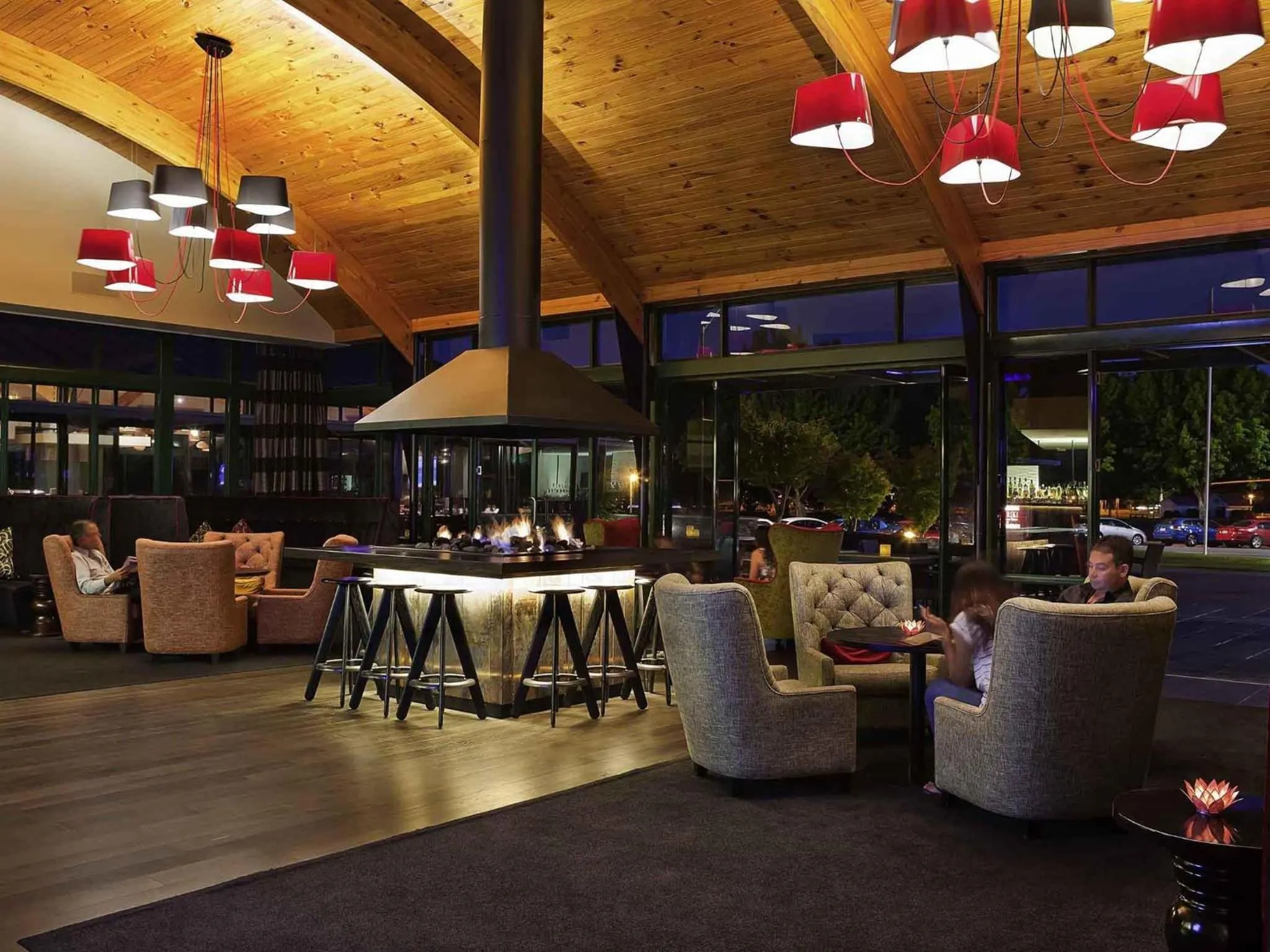 Lounge or bar in Novotel Rotorua Lakeside