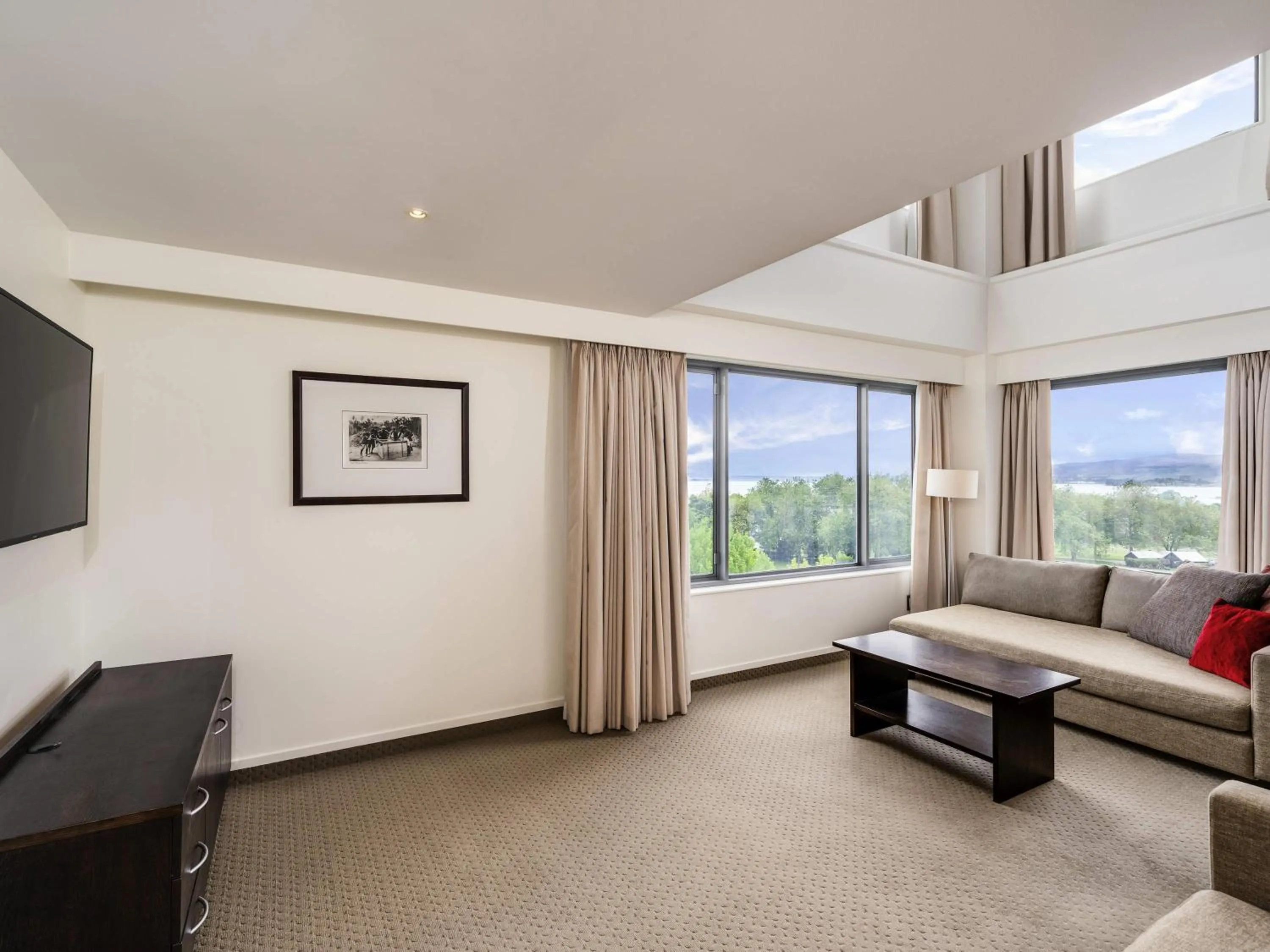 Bedroom in Novotel Rotorua Lakeside