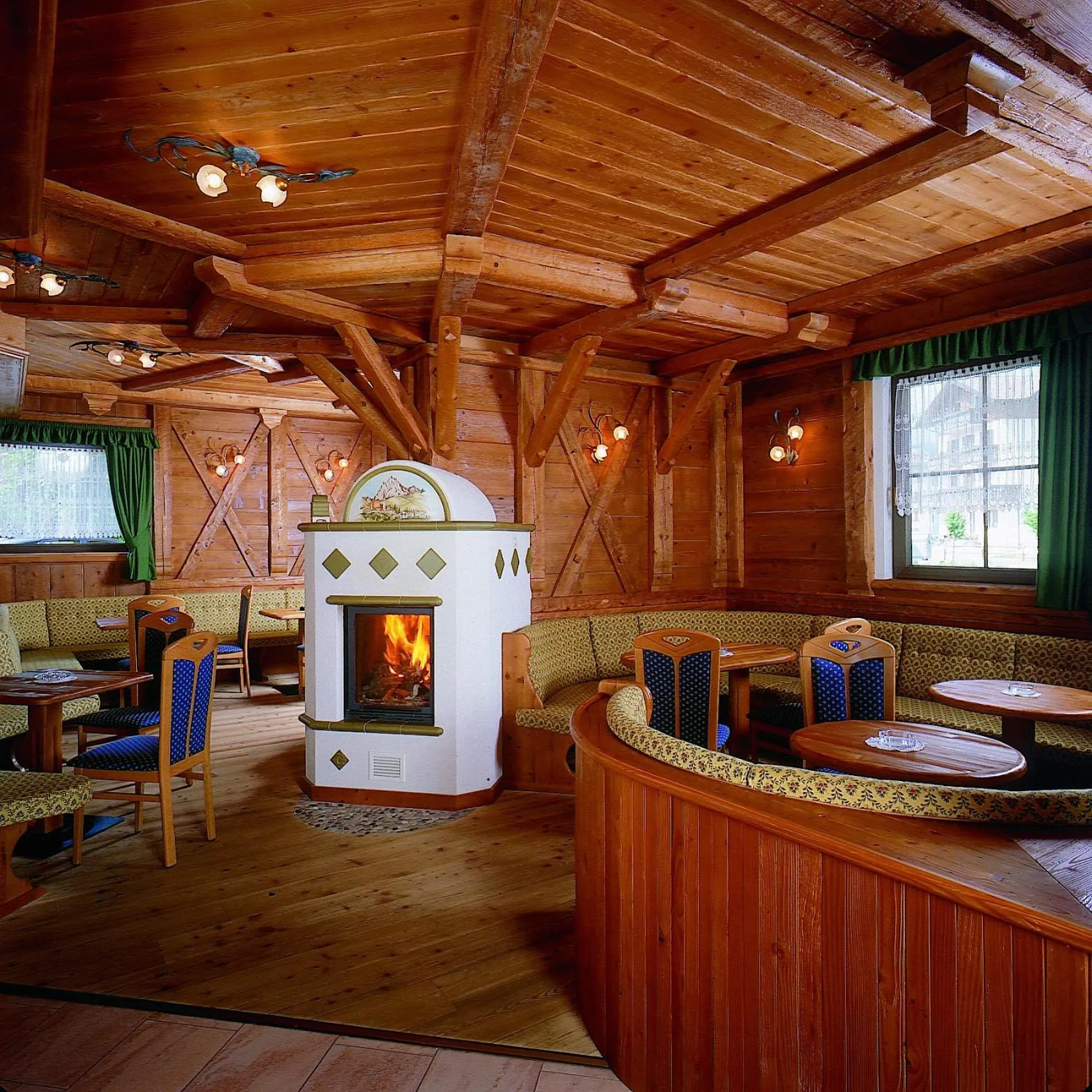 Communal lounge/ TV room in Hotel Al Plan Andalo