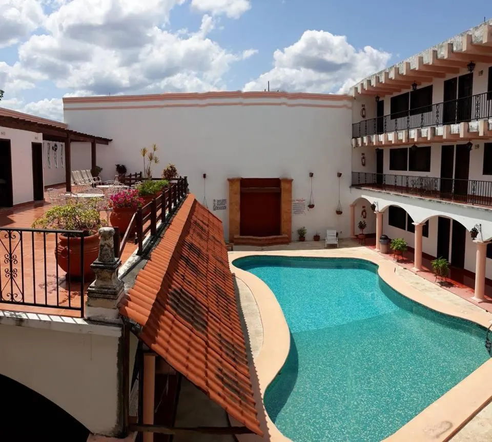 Swimming pool in Hotel Zaci