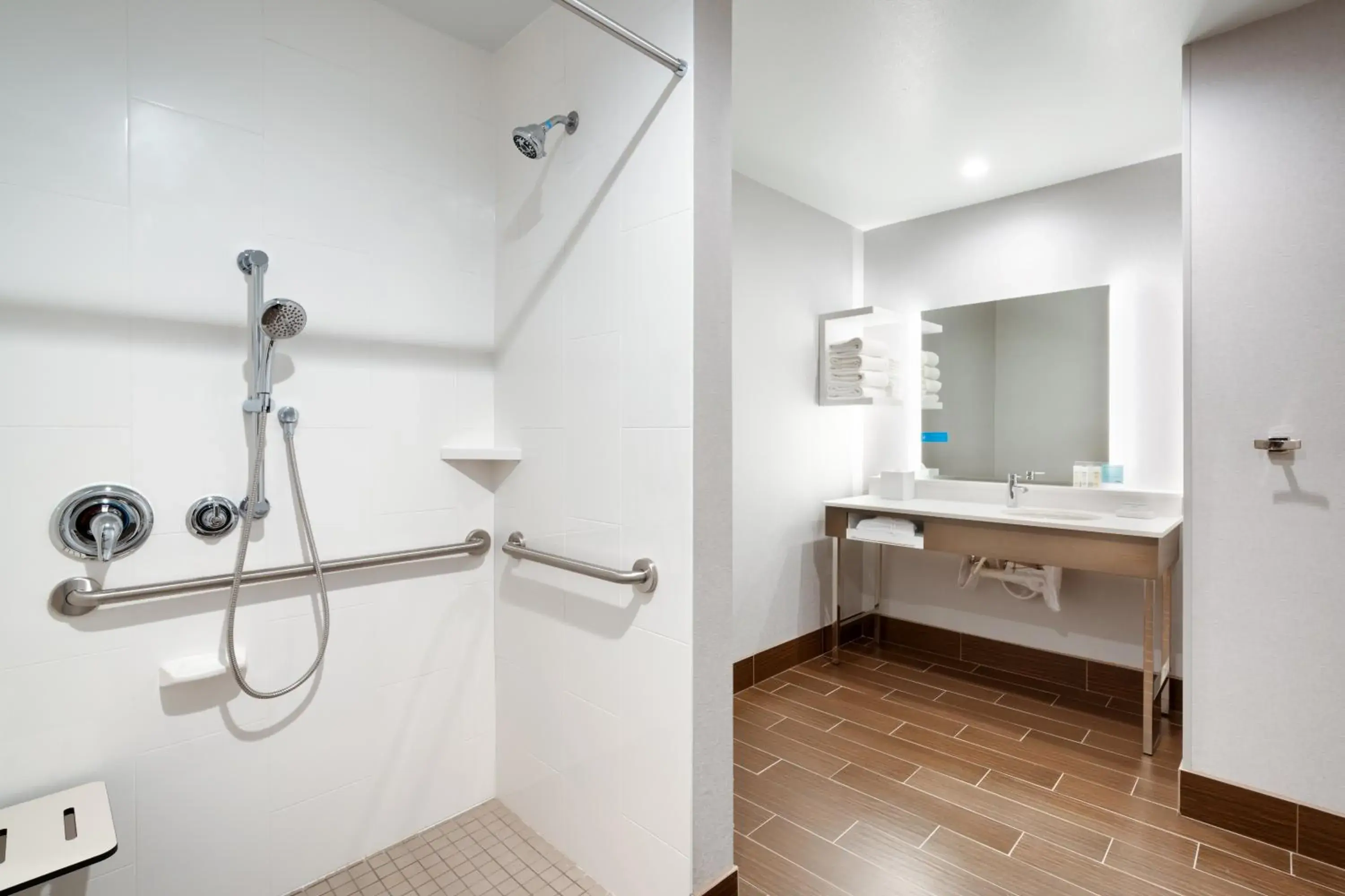 Bathroom in Hampton Inn & Suites Anaheim Resort Convention Center Bathroom in Hampton Inn & Suites Anaheim Resort Convention Center