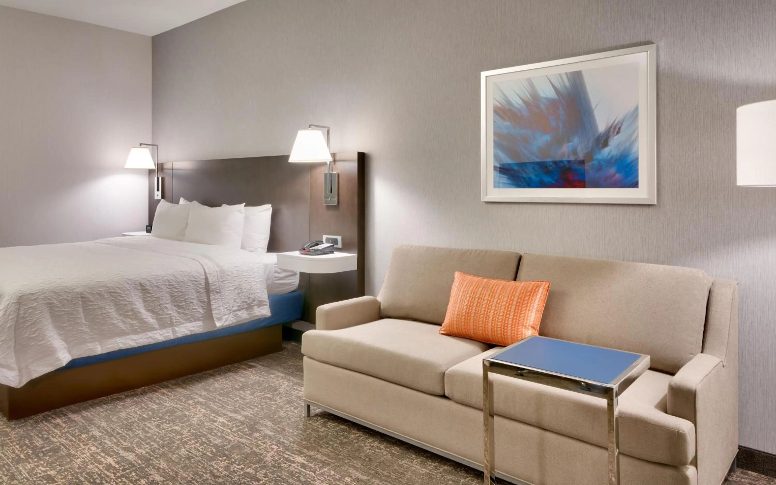 Photo of the whole room, Bed in Hampton Inn & Suites Anaheim Resort Convention Center