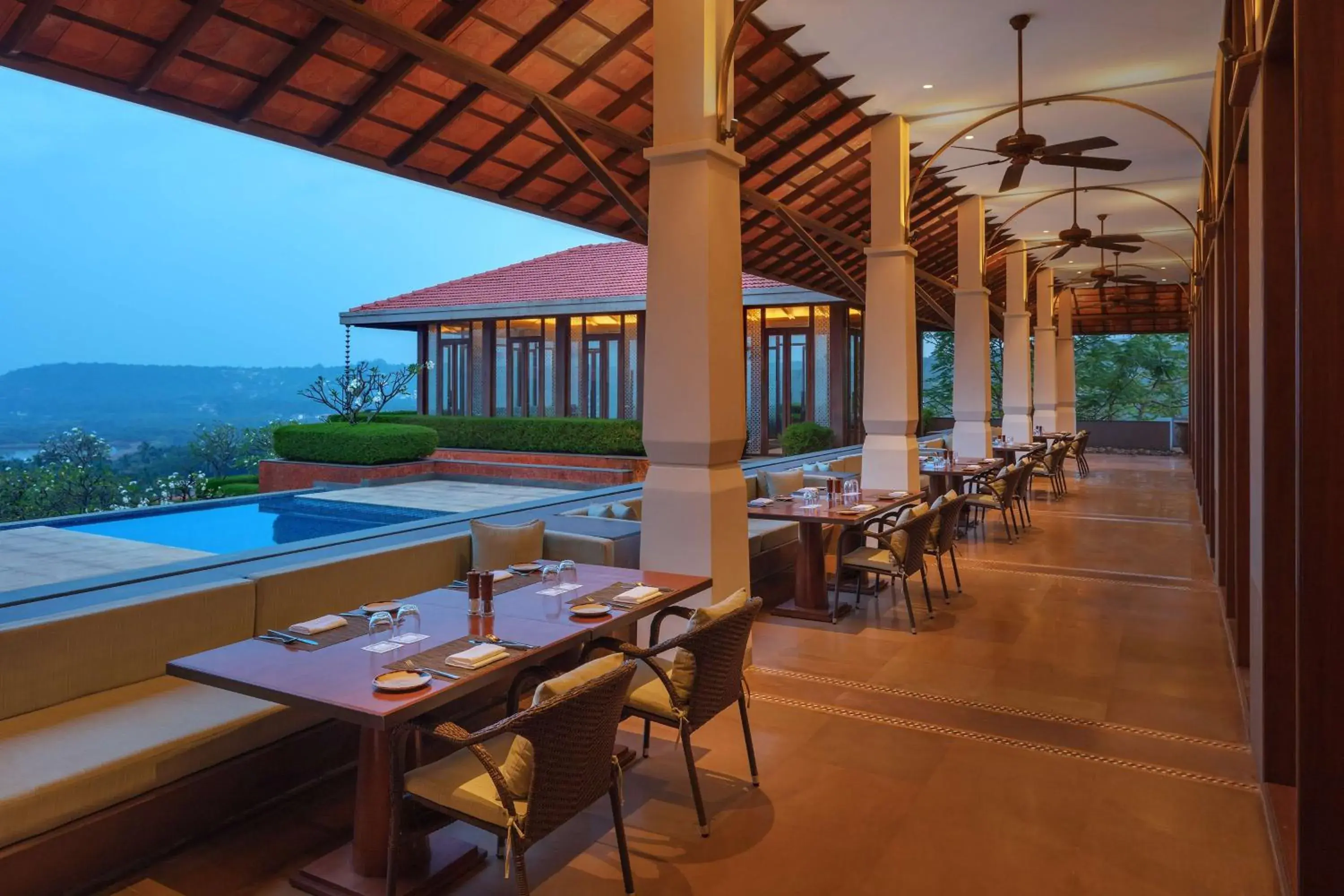 Restaurant/places to eat in Hilton Goa Resort Candolim Restaurant/places to eat in Hilton Goa Resort Candolim