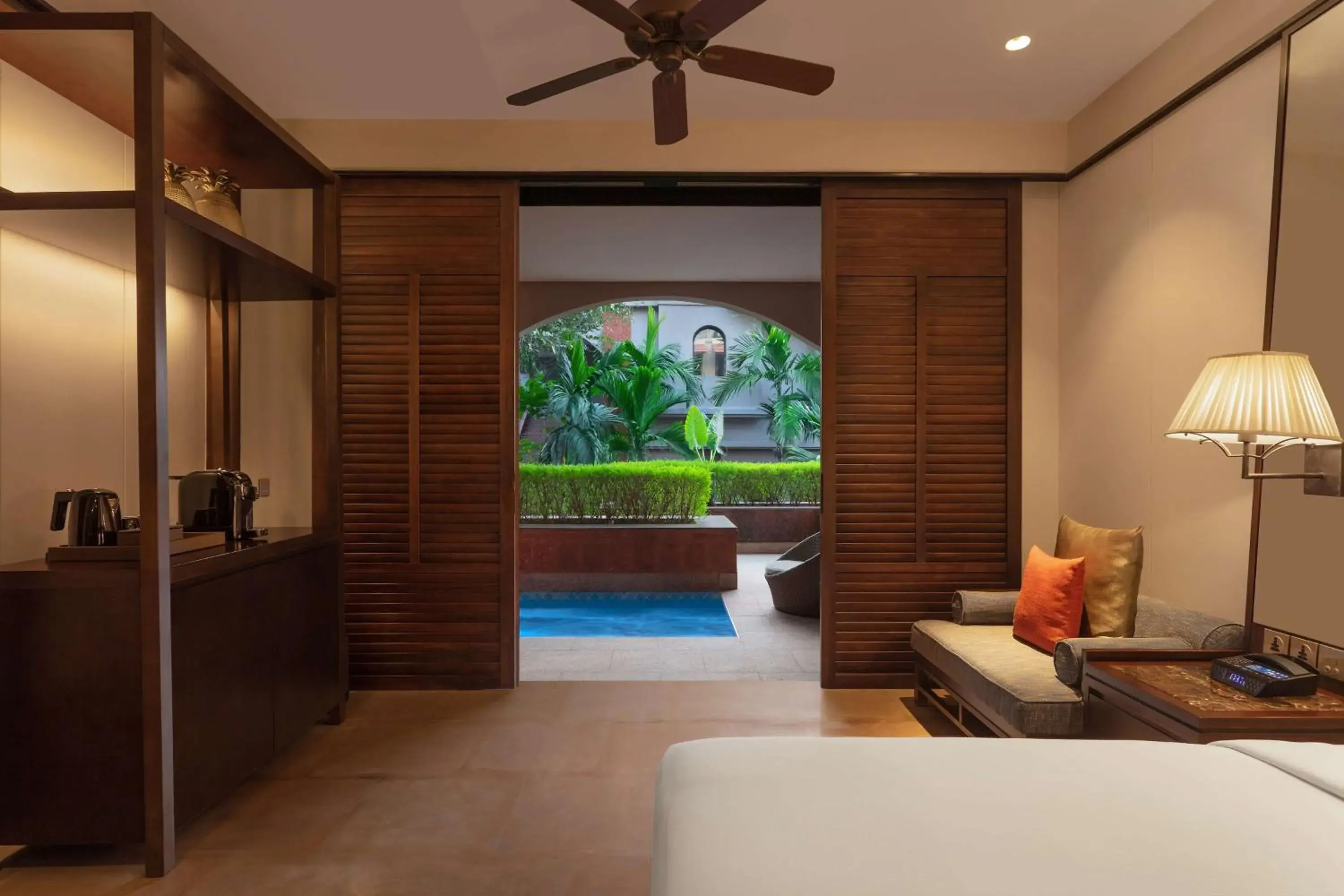 Coffee/tea facilities, Bed in Hilton Goa Resort Candolim Coffee/tea facilities, Bed in Hilton Goa Resort Candolim