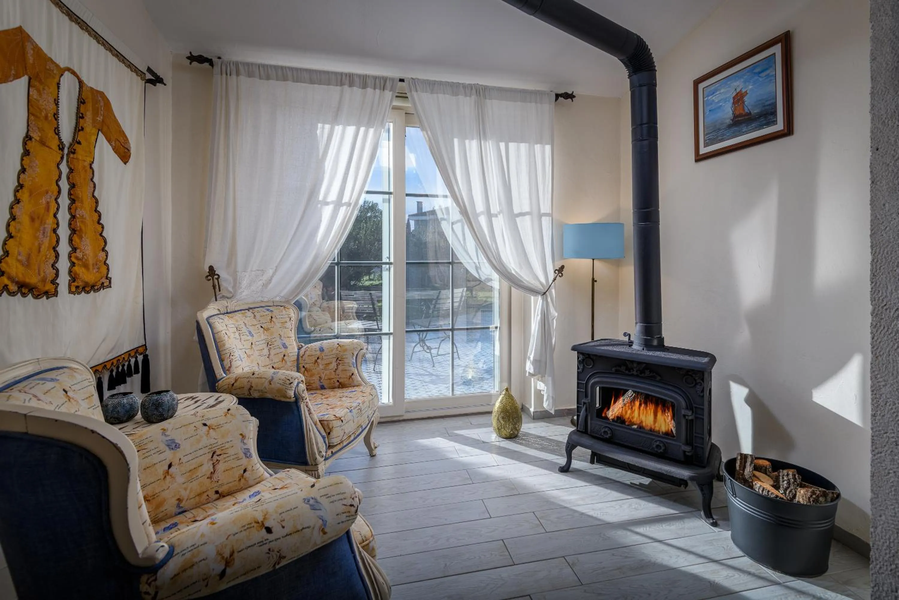 Living room in Alaçatı Sultan Konak Butik Otel ℳℛ Luxury Concept