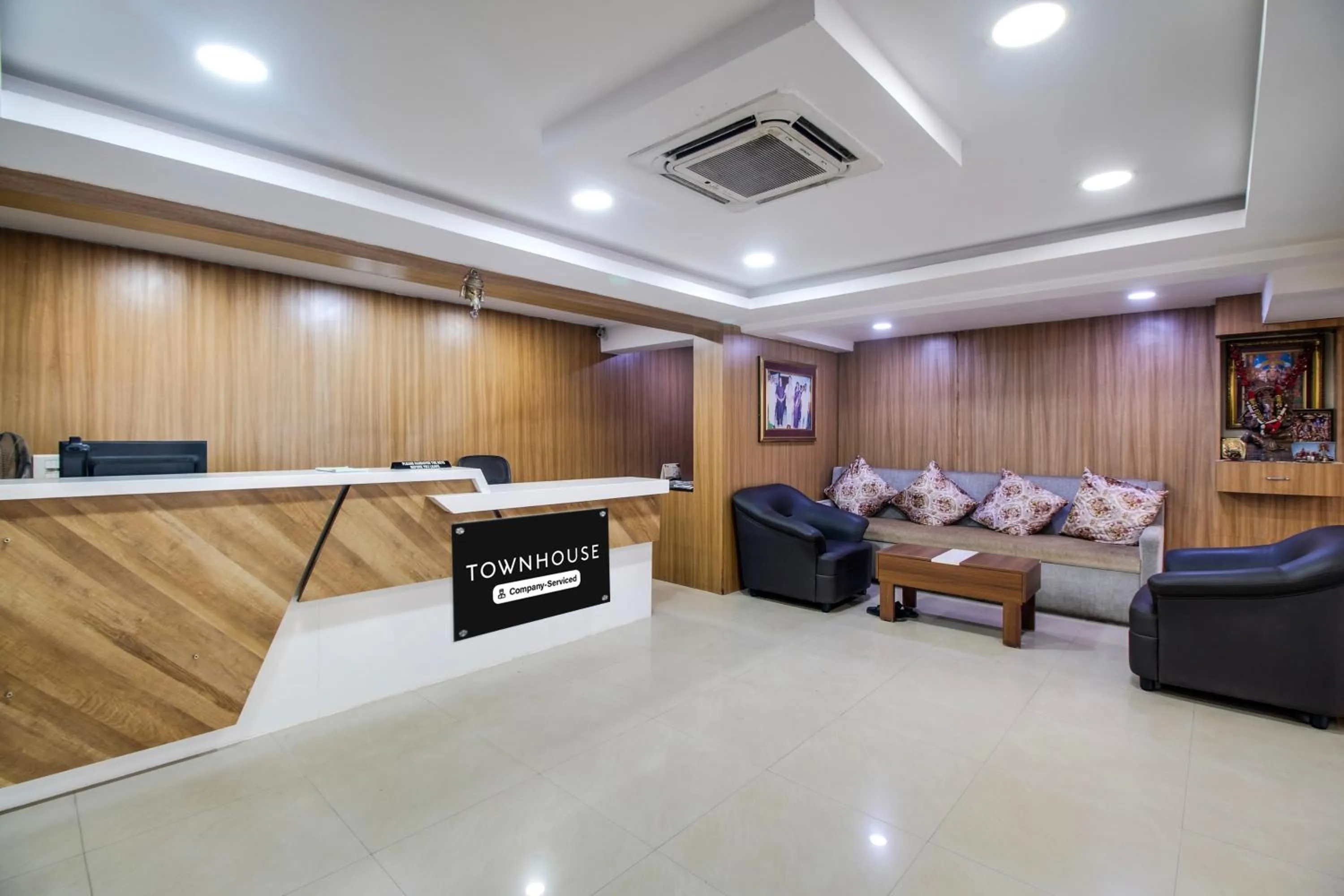 Lobby or reception in Super Townhouse Gajuwaka Near CMR Mall